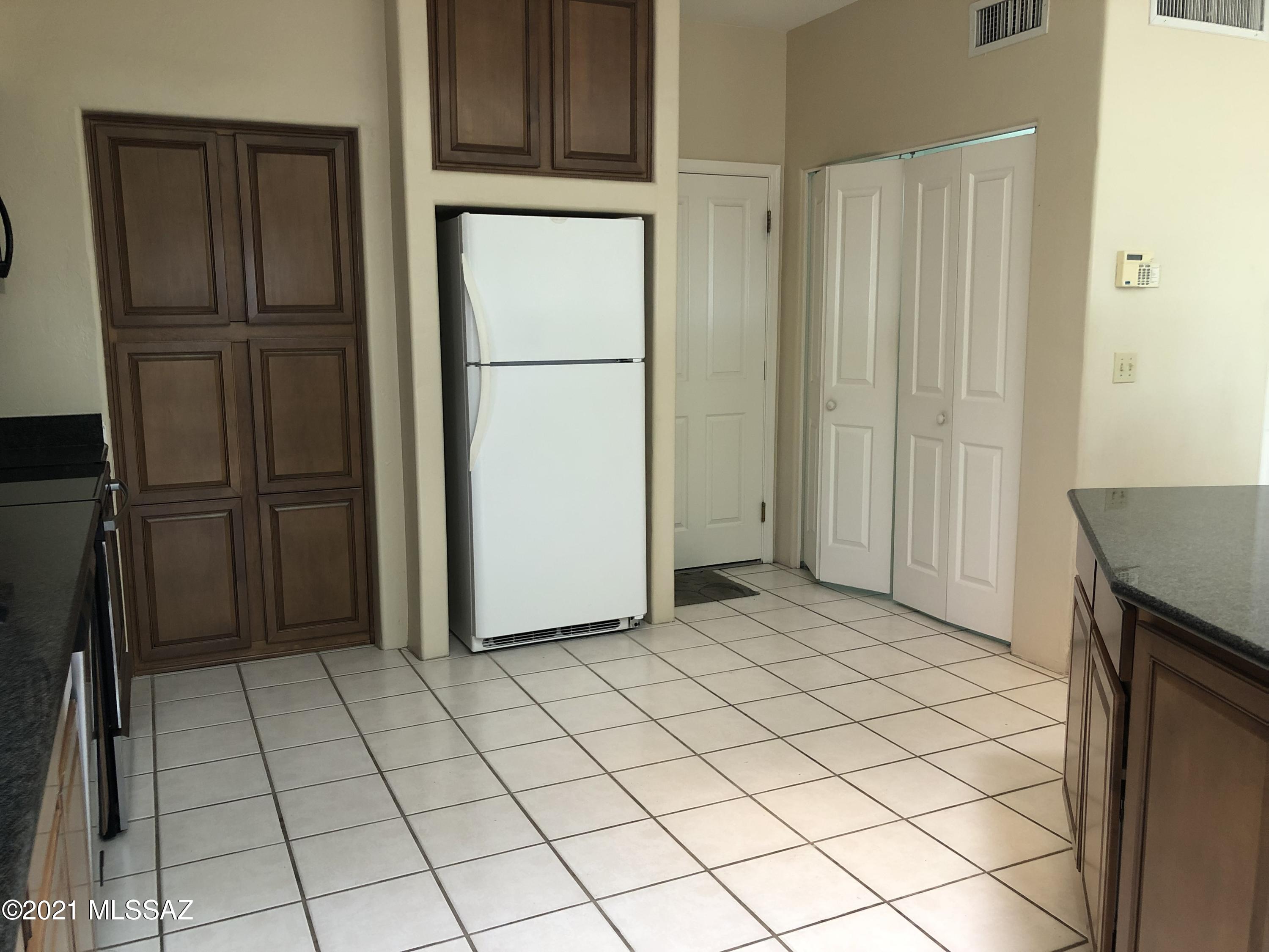 River At North Campbell (1-59) - Residential Lease