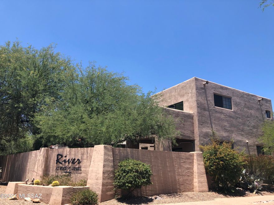 Fabulous floorplan! 4bdr/3ba in Central Tucson minutes to the Riverwalk, St. Philips Plaza and more!
Downstairs offers Greatroom w/high ceilings, remodeled kitchen, two bedrooms and full bath.
Spacious Upstairs Master bedroom w/ensuite and private patio.
Fenced backyard, extended covered patio, two car garage and community pool!
NO PETS ALLOWED