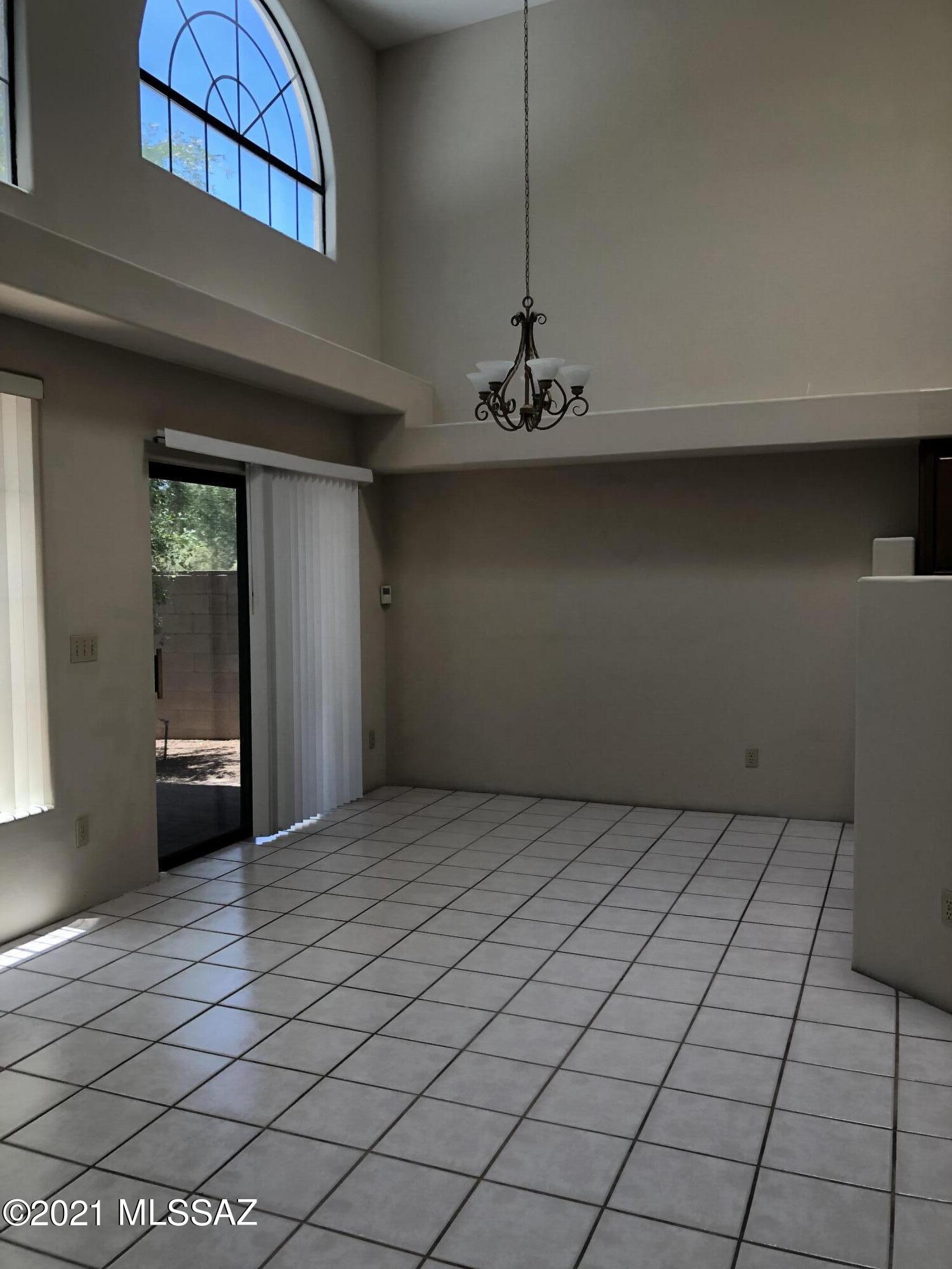 River At North Campbell (1-59) - Residential Lease