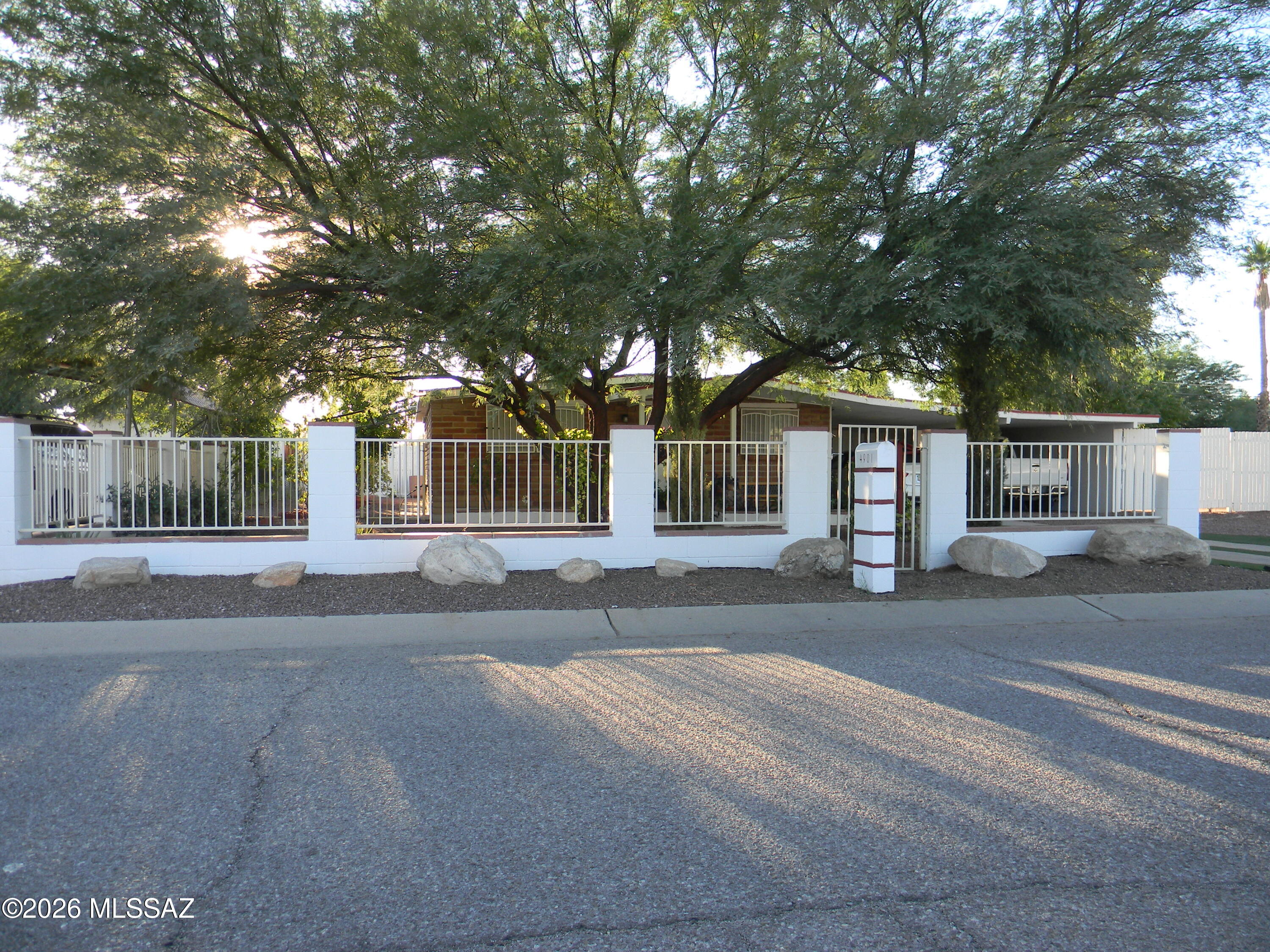 4901 N Plane Avenue