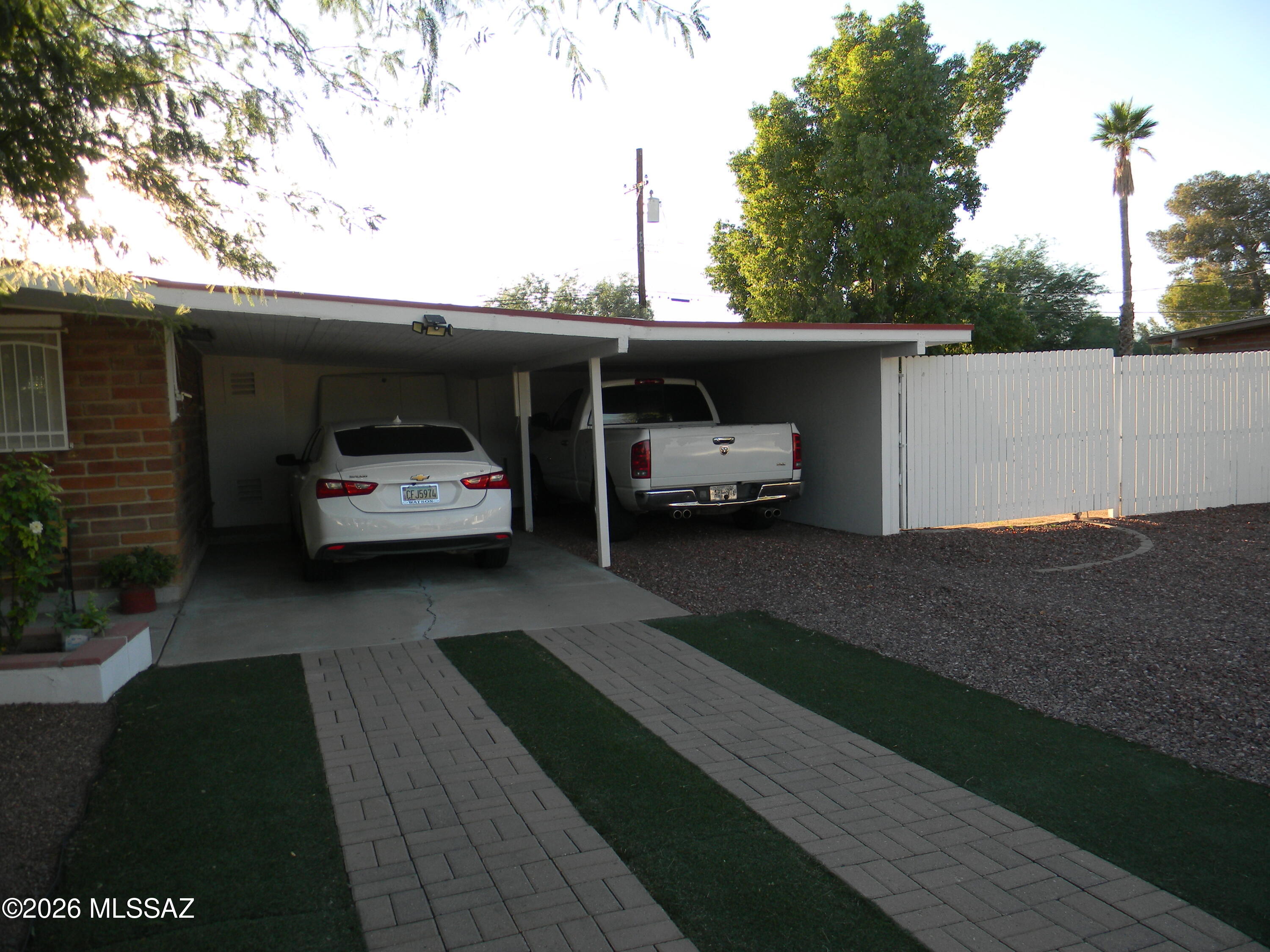 4901 N Plane Avenue