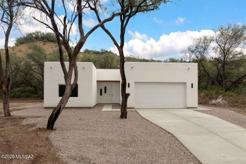 Photo of 1261 Pendleton Drive, Rio Rico, AZ 85648 (MLS # 22621655)