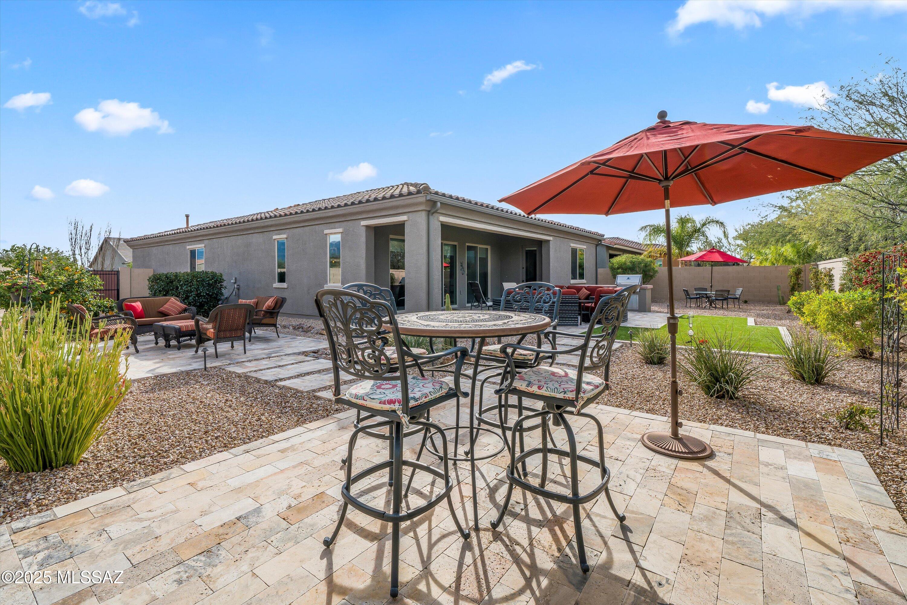 1010 W Desert Firetail Lane