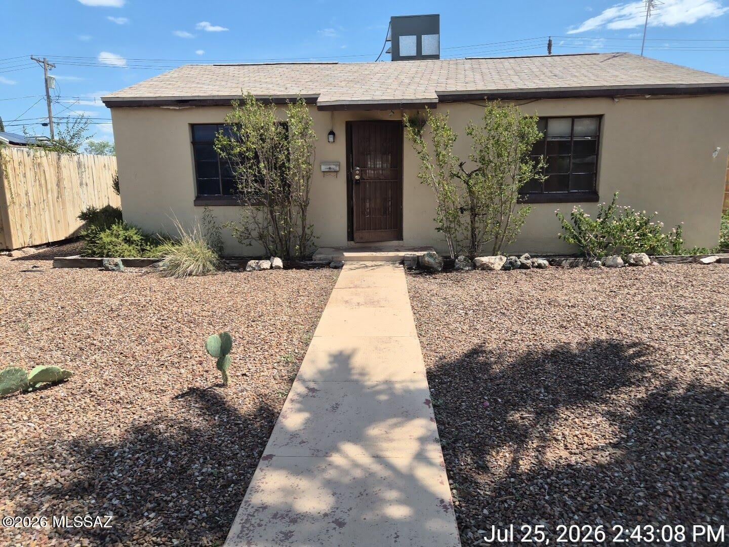 4144 E 1st Street