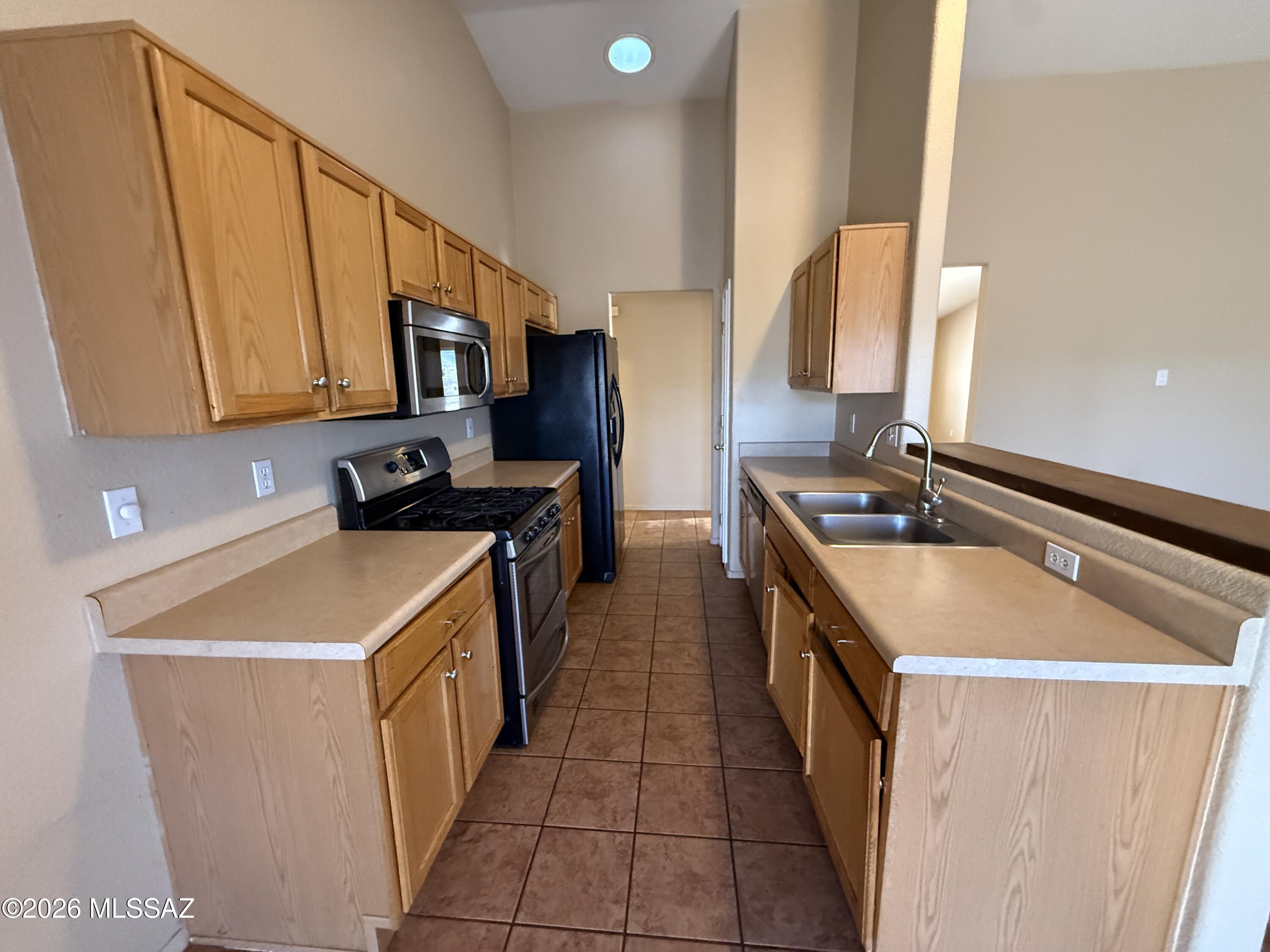 Silver Moon (1-101) - Residential