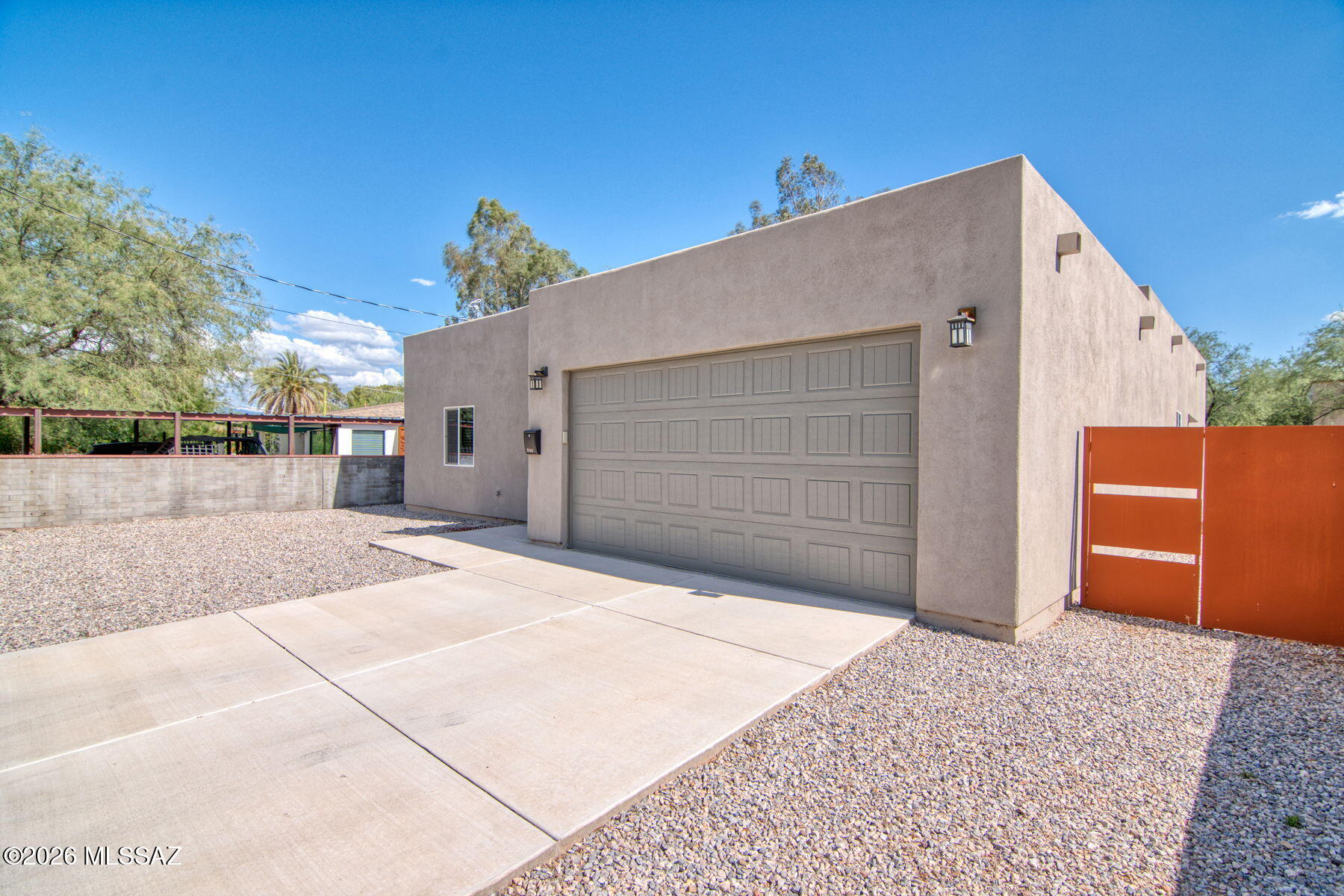3304 E Elida Street