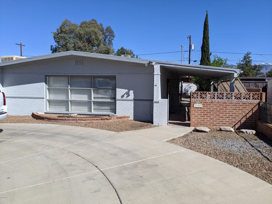 Beautiful 3 bedroom 2 bath home with remodeled bathrooms