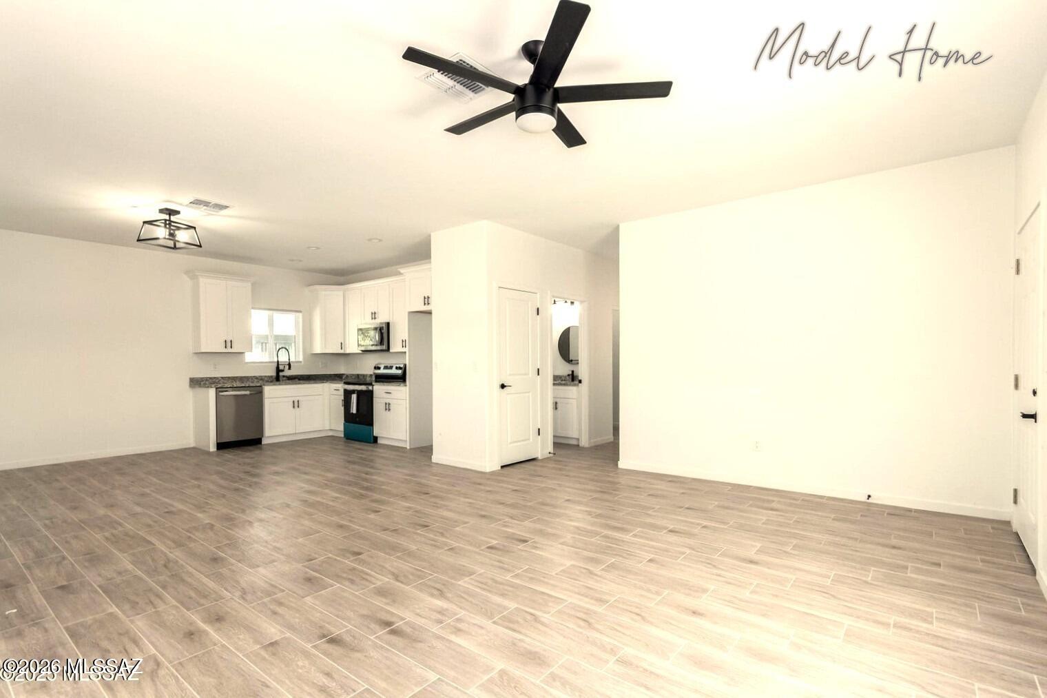 New Tucson Unit NO. 4 (1-203) - Residential