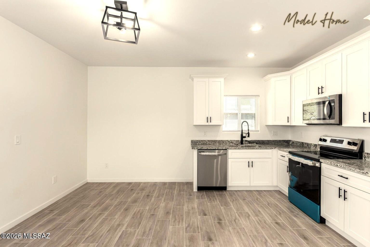 New Tucson Unit NO. 4 (1-203) - Residential