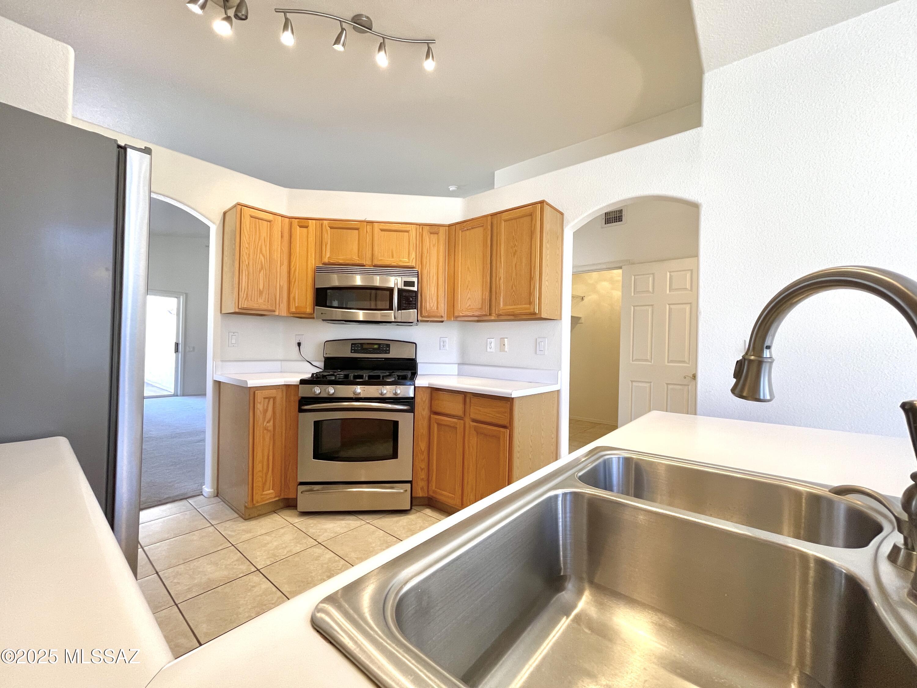Encanto Canyon II (1-67) - Residential Lease
