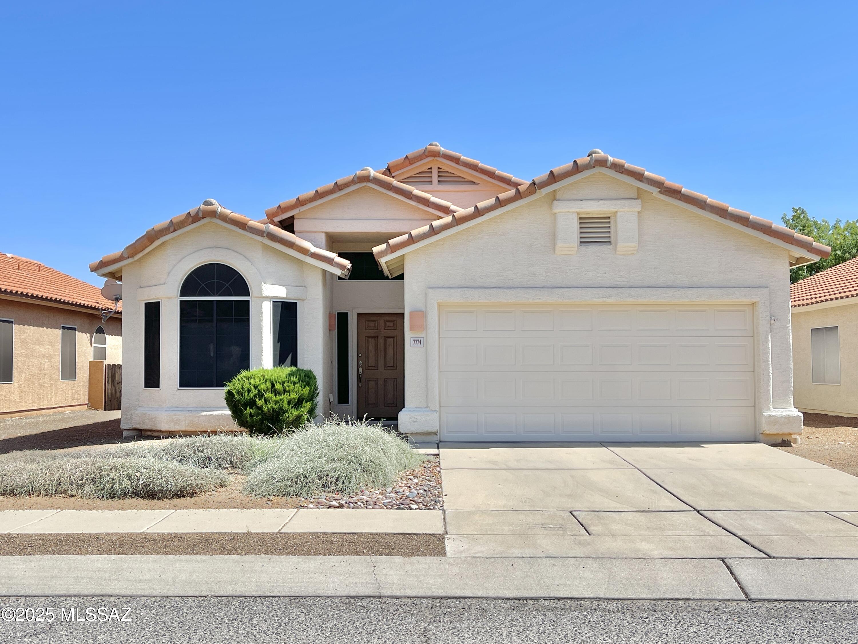 Encanto Canyon II (1-67) - Residential Lease