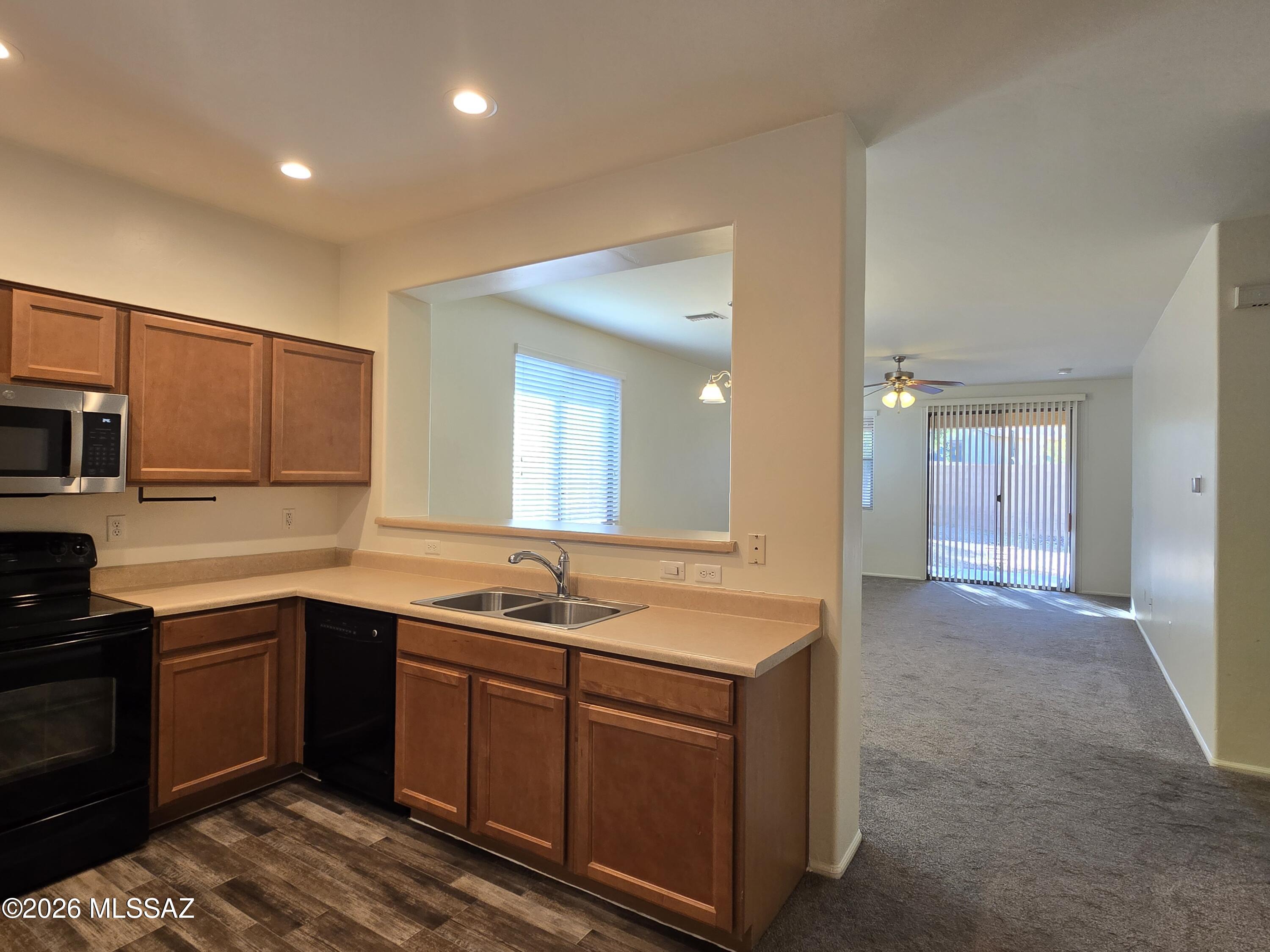Lakeside Ridge (1-28) - Residential Lease