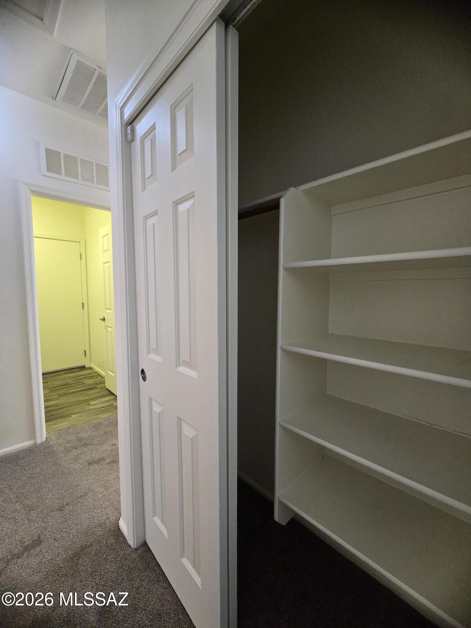 Lakeside Ridge (1-28) - Residential Lease