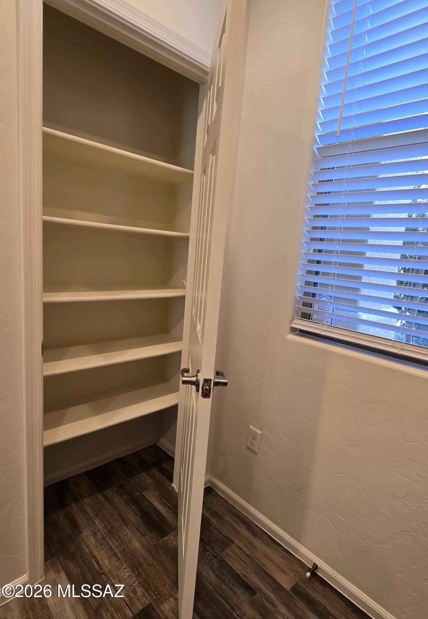 Lakeside Ridge (1-28) - Residential Lease