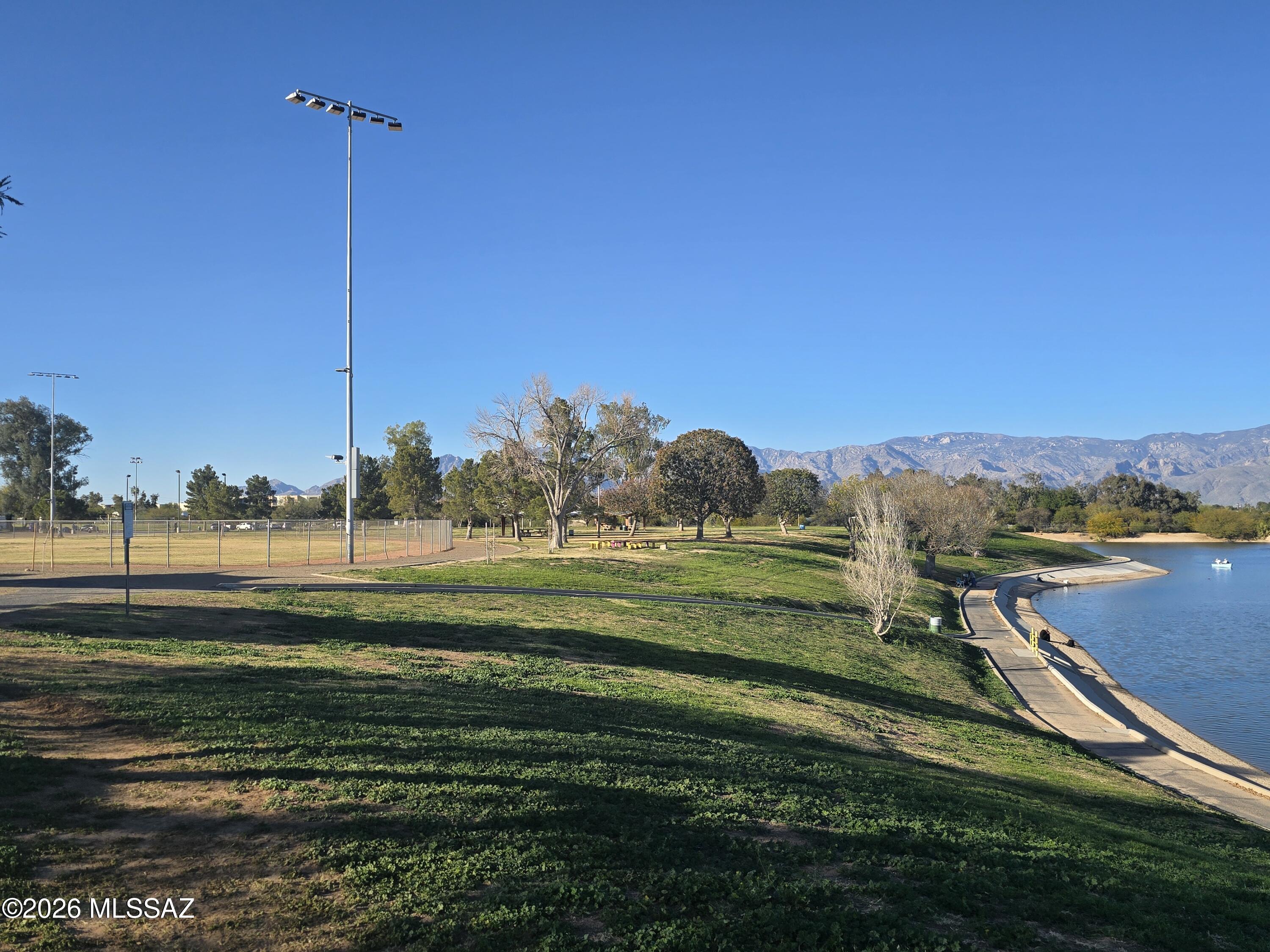 Lakeside Ridge (1-28) - Residential Lease