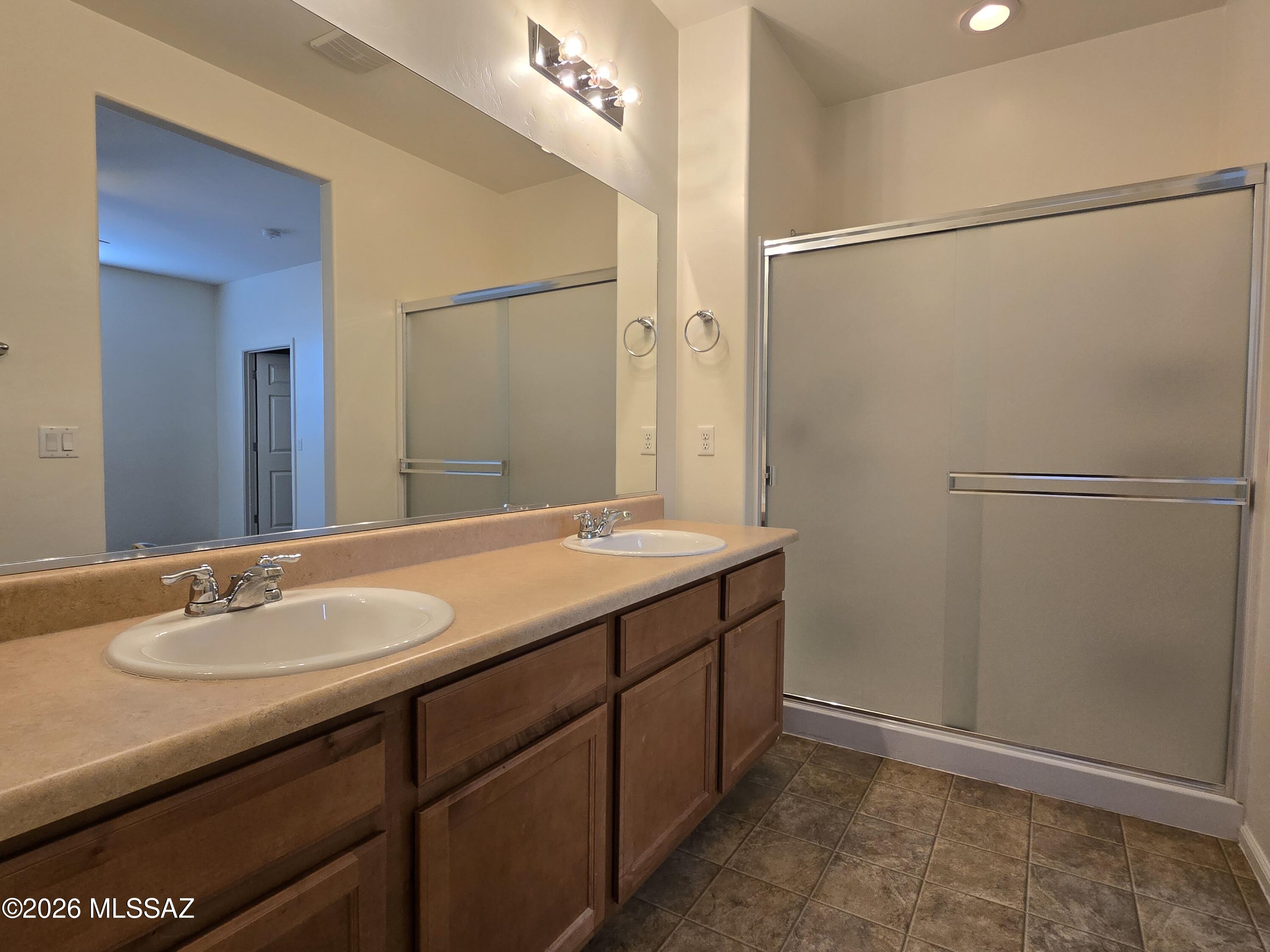 Lakeside Ridge (1-28) - Residential Lease