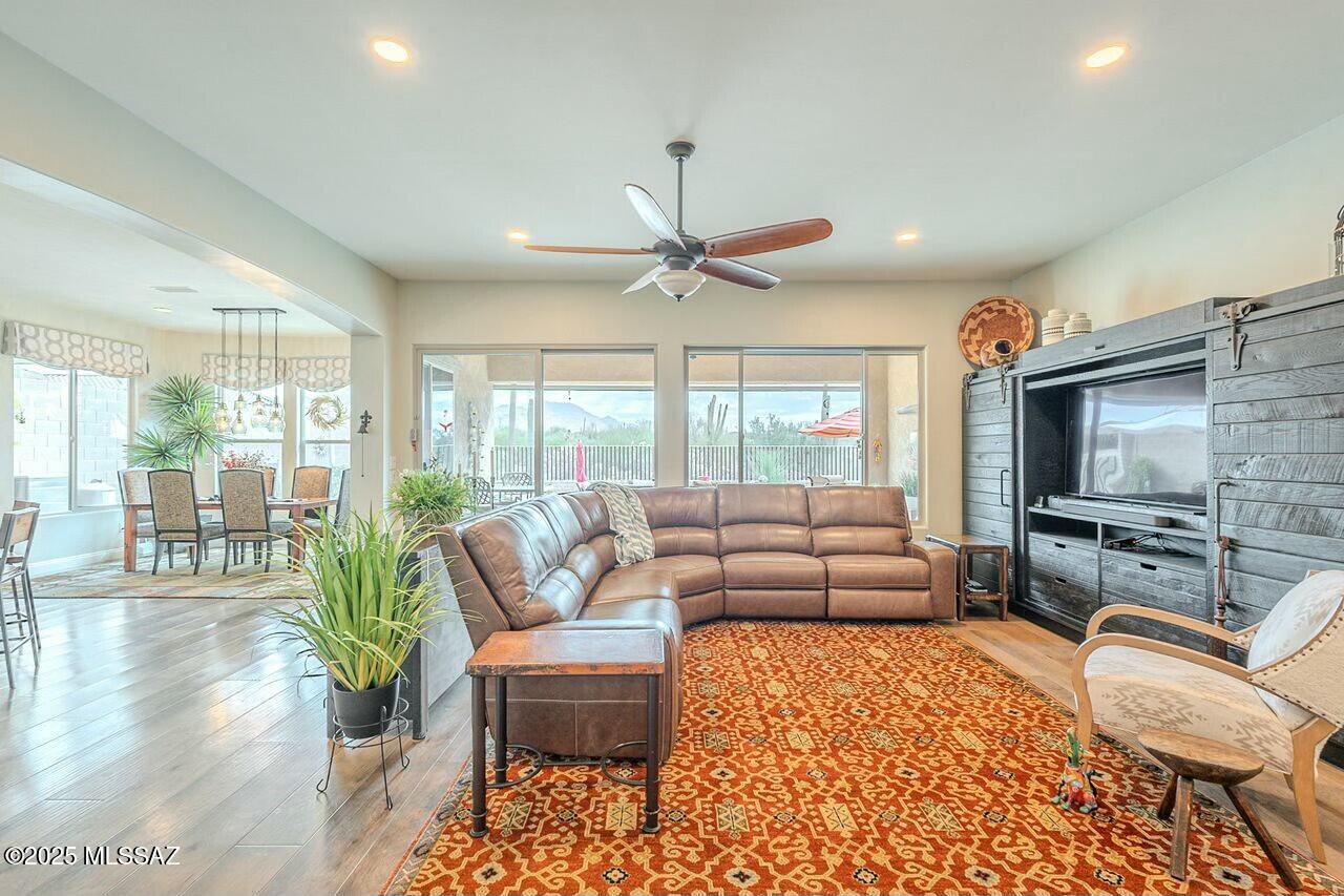 Del Webb At Dove Mountain SQ20131930189 - Residential