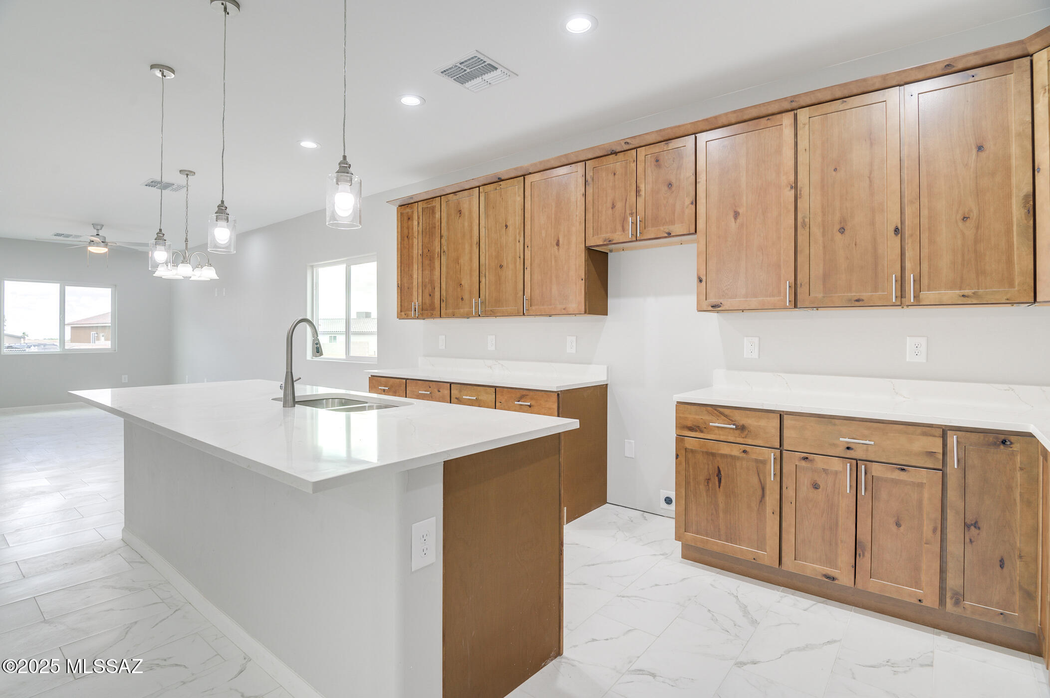 New Tucson Unit NO. 4 (1-203) - Residential