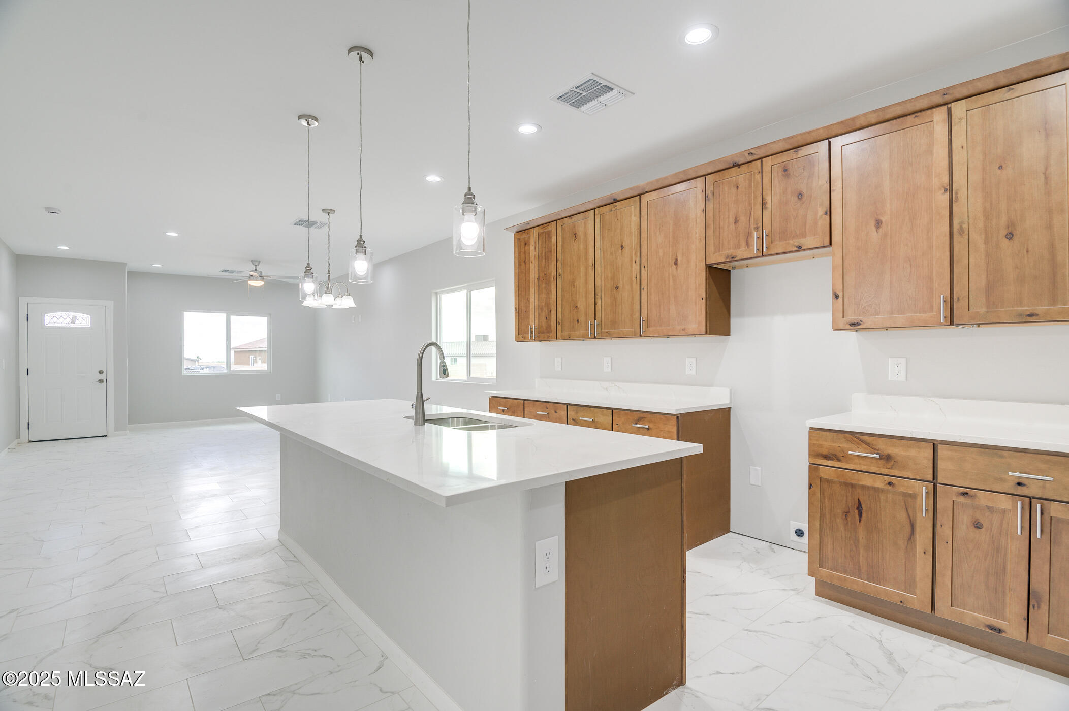 New Tucson Unit NO. 4 (1-203) - Residential