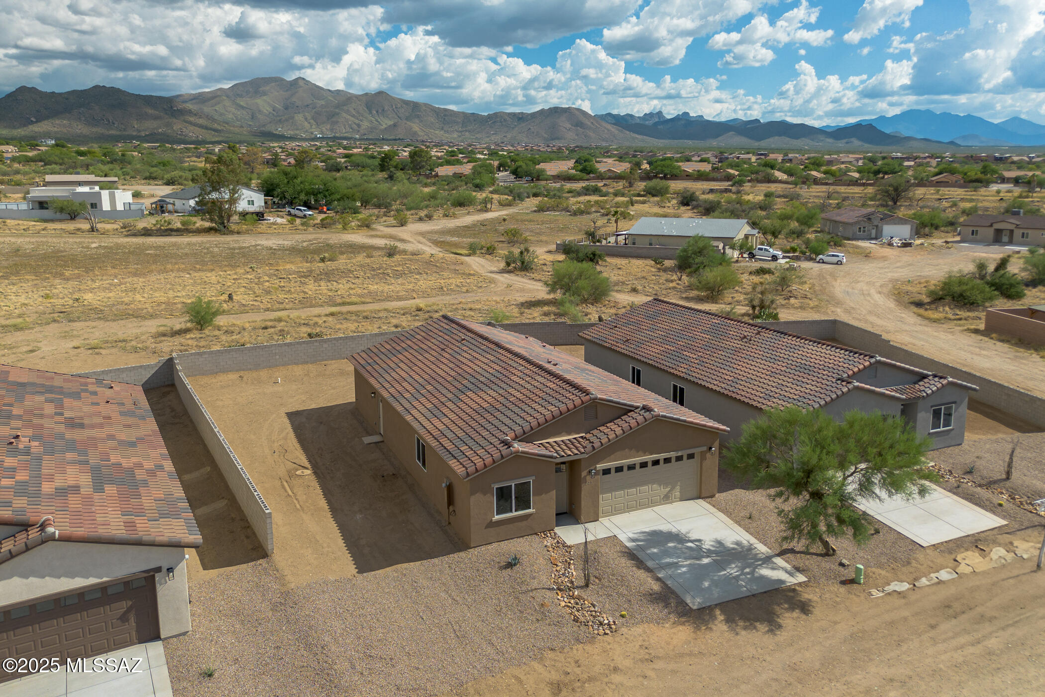 New Tucson Unit NO. 4 (1-203) - Residential