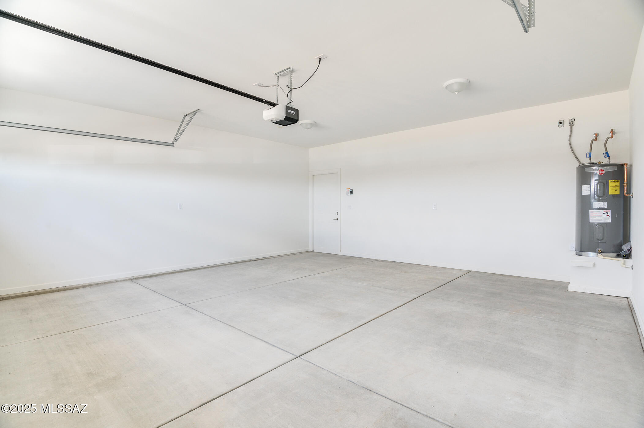 New Tucson Unit NO. 4 (1-203) - Residential