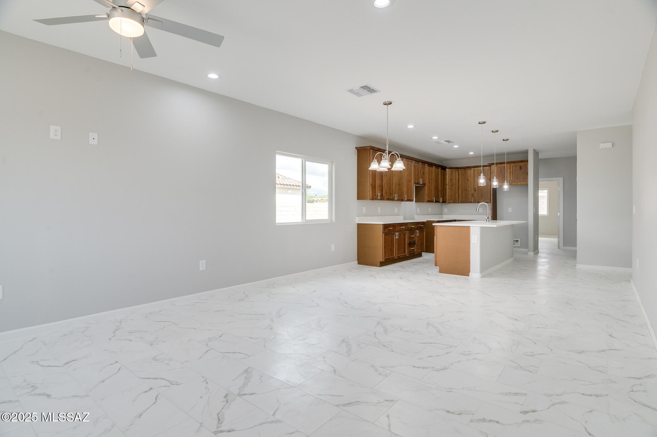 225 S Atlanta Street