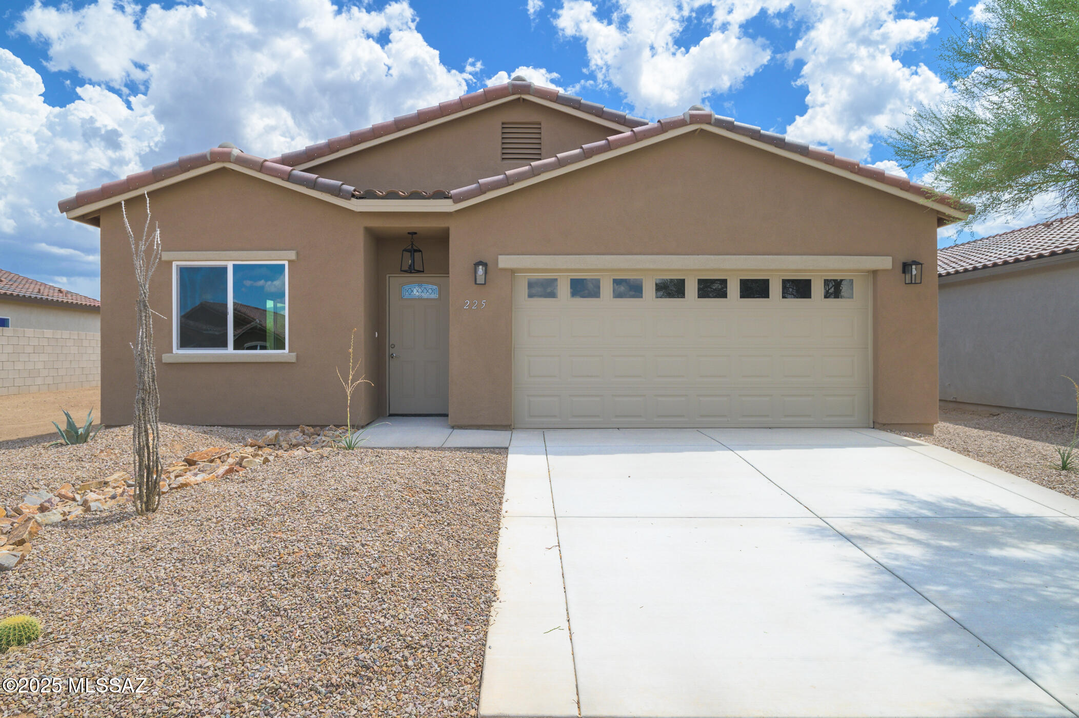 New Tucson Unit NO. 4 (1-203) - Residential