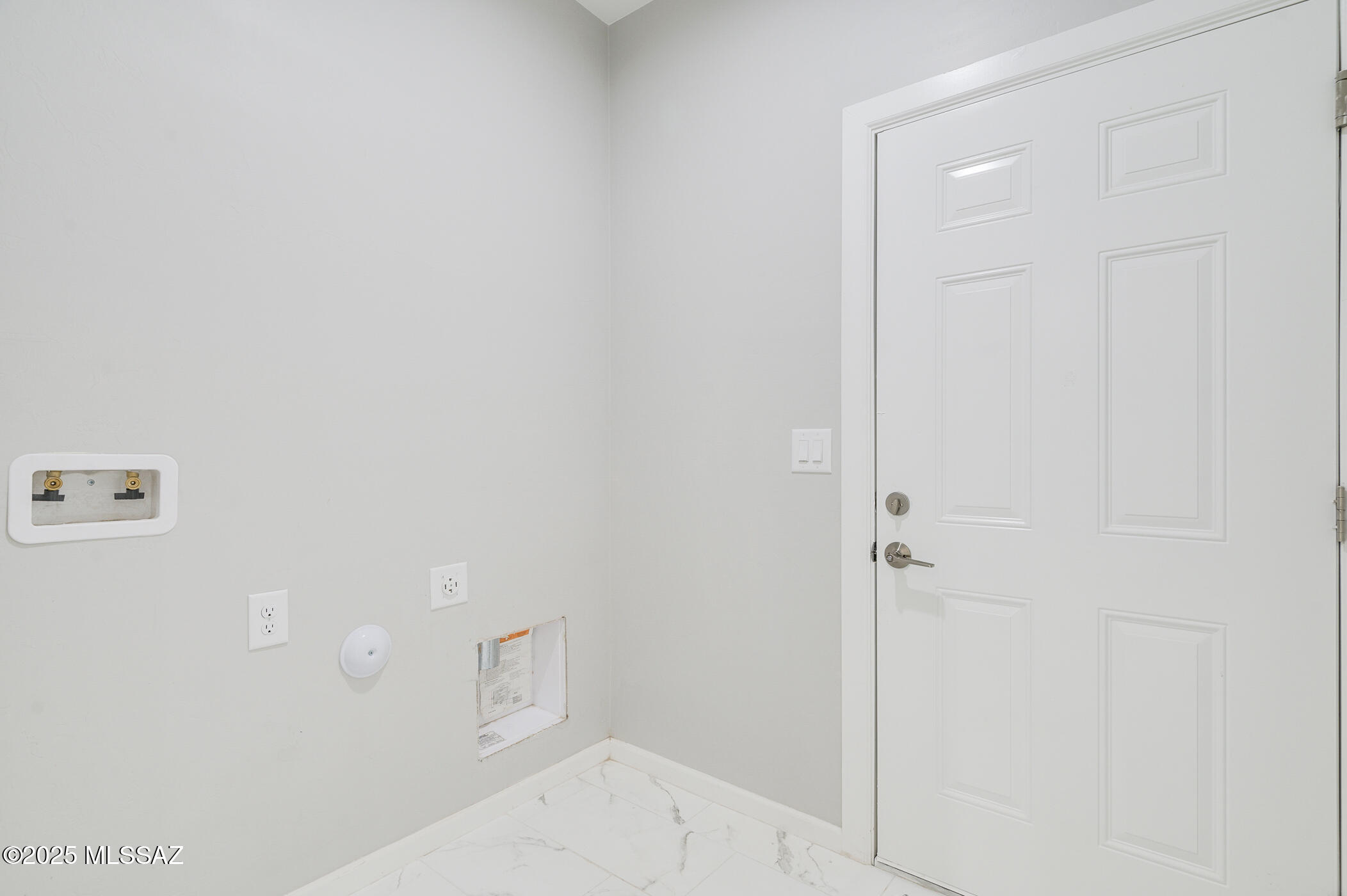 New Tucson Unit NO. 4 (1-203) - Residential