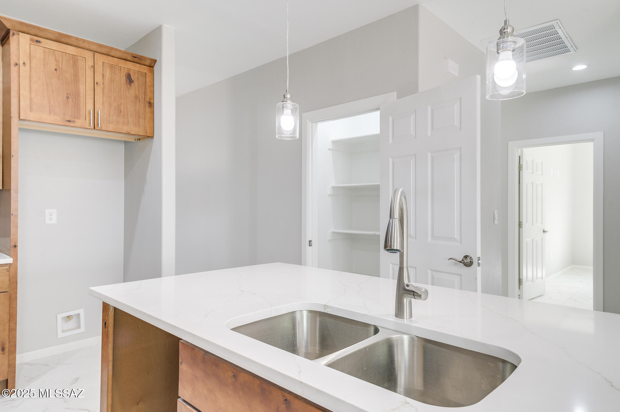 New Tucson Unit NO. 4 (1-203) - Residential