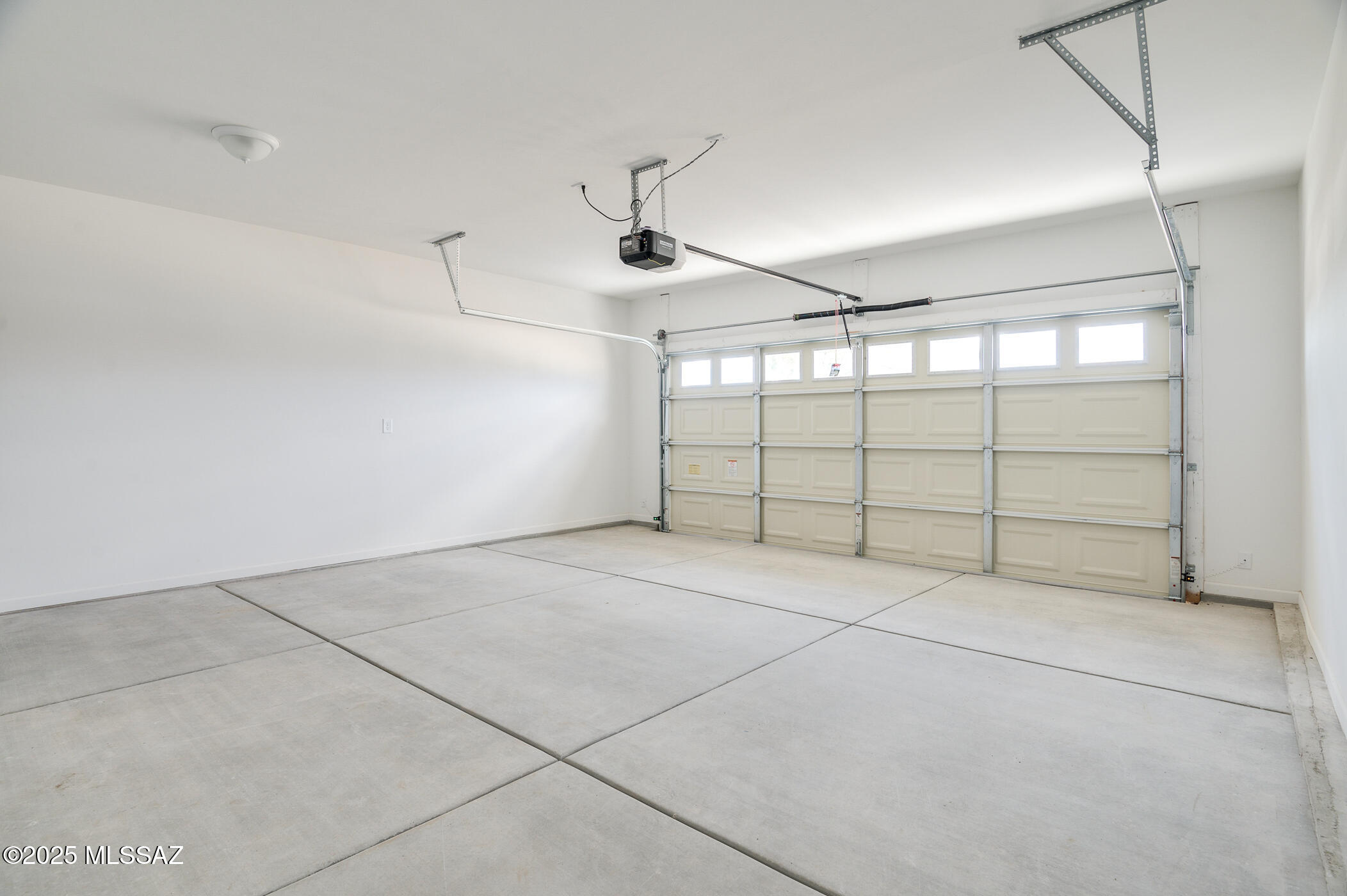 New Tucson Unit NO. 4 (1-203) - Residential