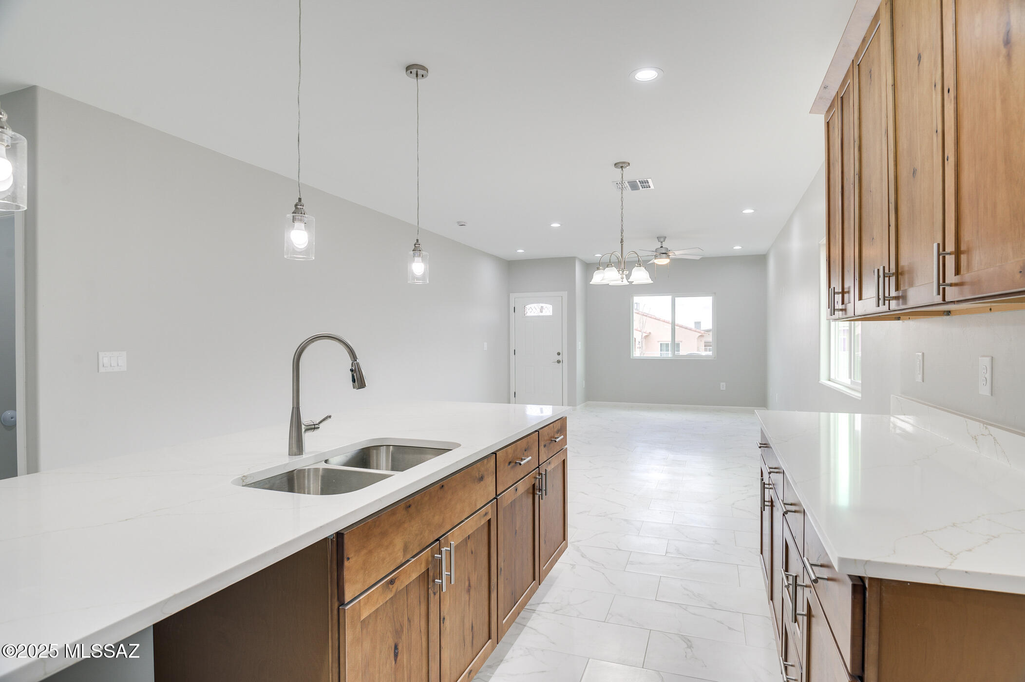 New Tucson Unit NO. 4 (1-203) - Residential