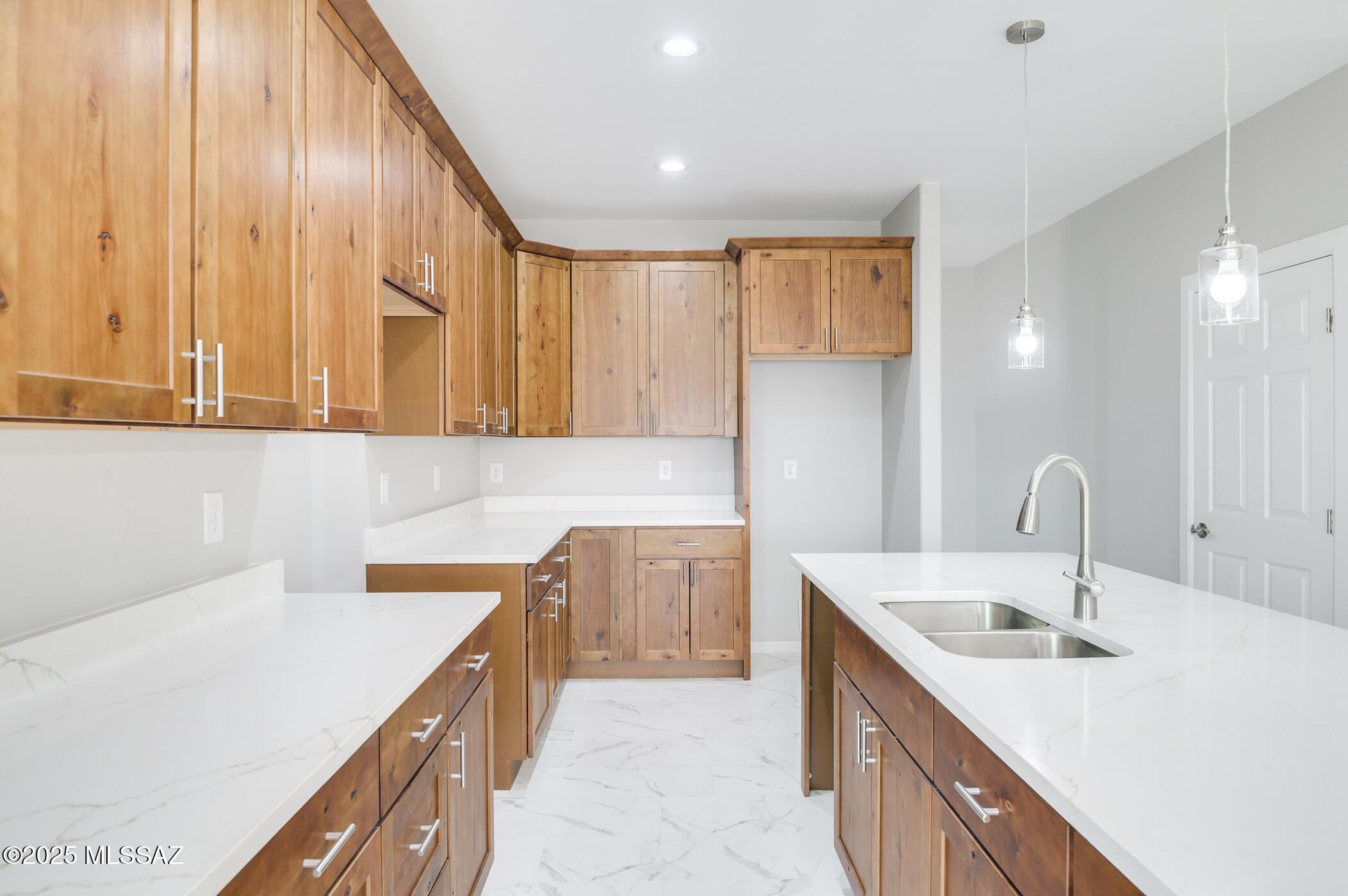 New Tucson Unit NO. 4 (1-203) - Residential