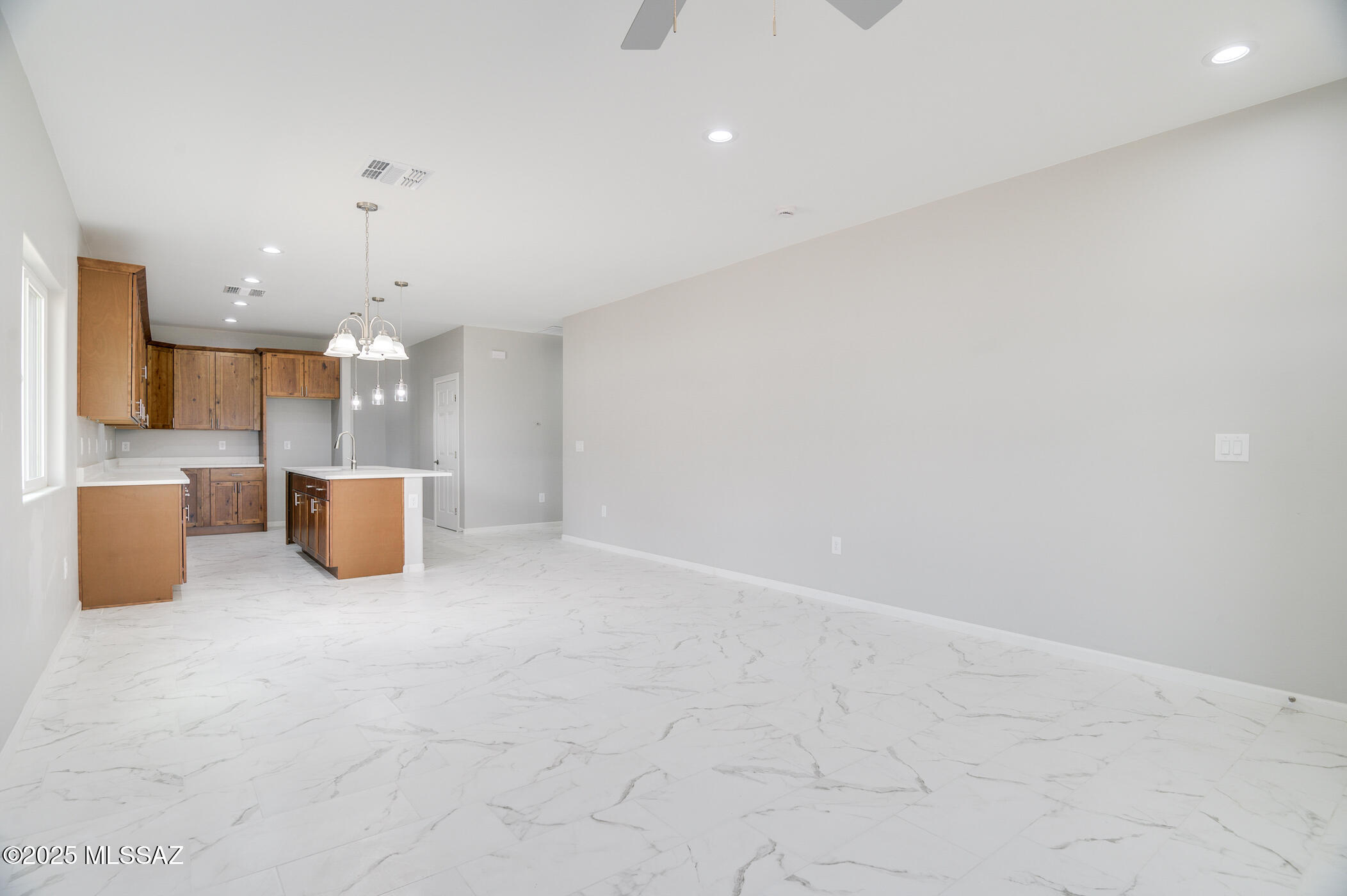 New Tucson Unit NO. 4 (1-203) - Residential