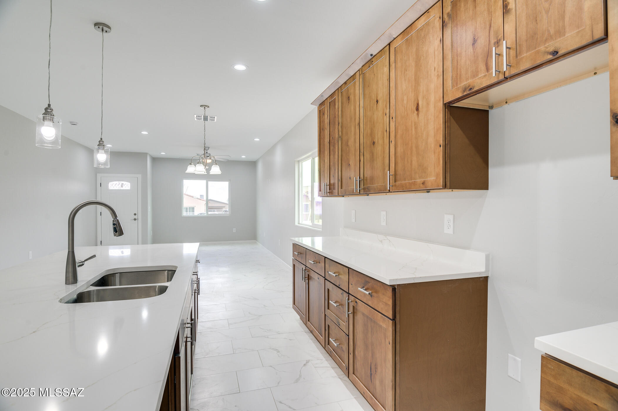 New Tucson Unit NO. 4 (1-203) - Residential