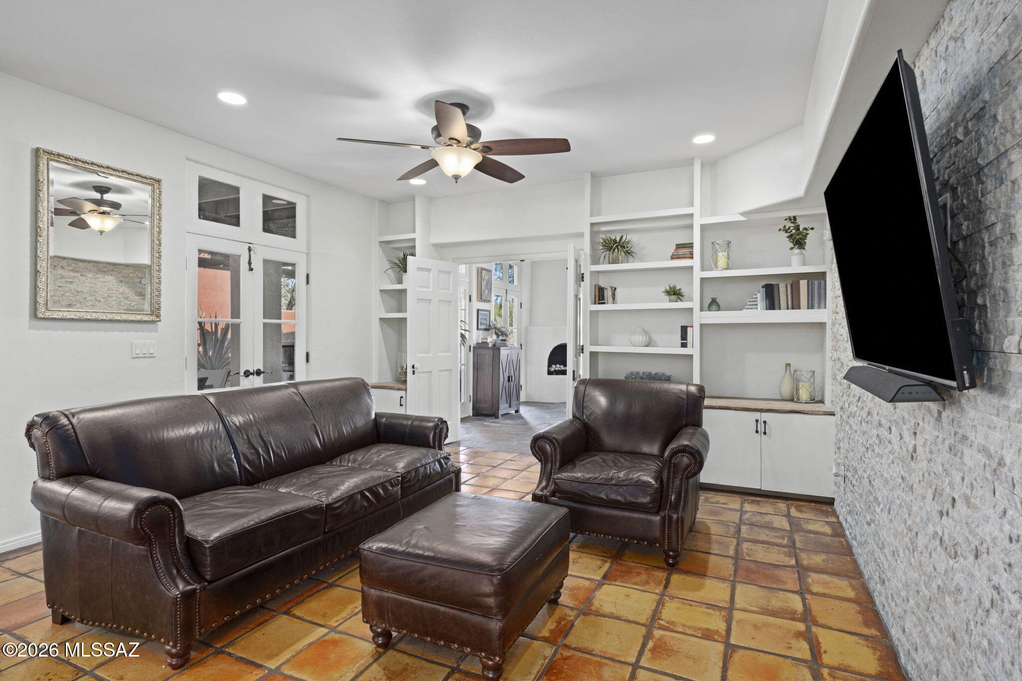 Loma De La Vista Verde (1-38) - Residential