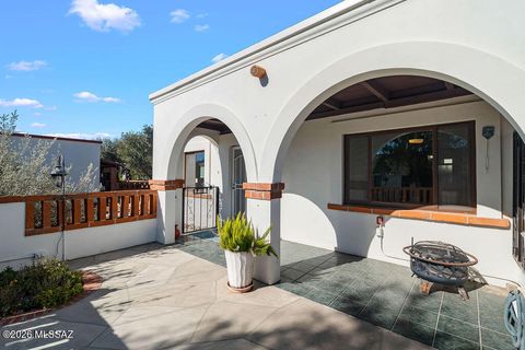 Photo of 290 S Paseo Aguila, Green Valley, AZ 85614 (MLS # 22607617)