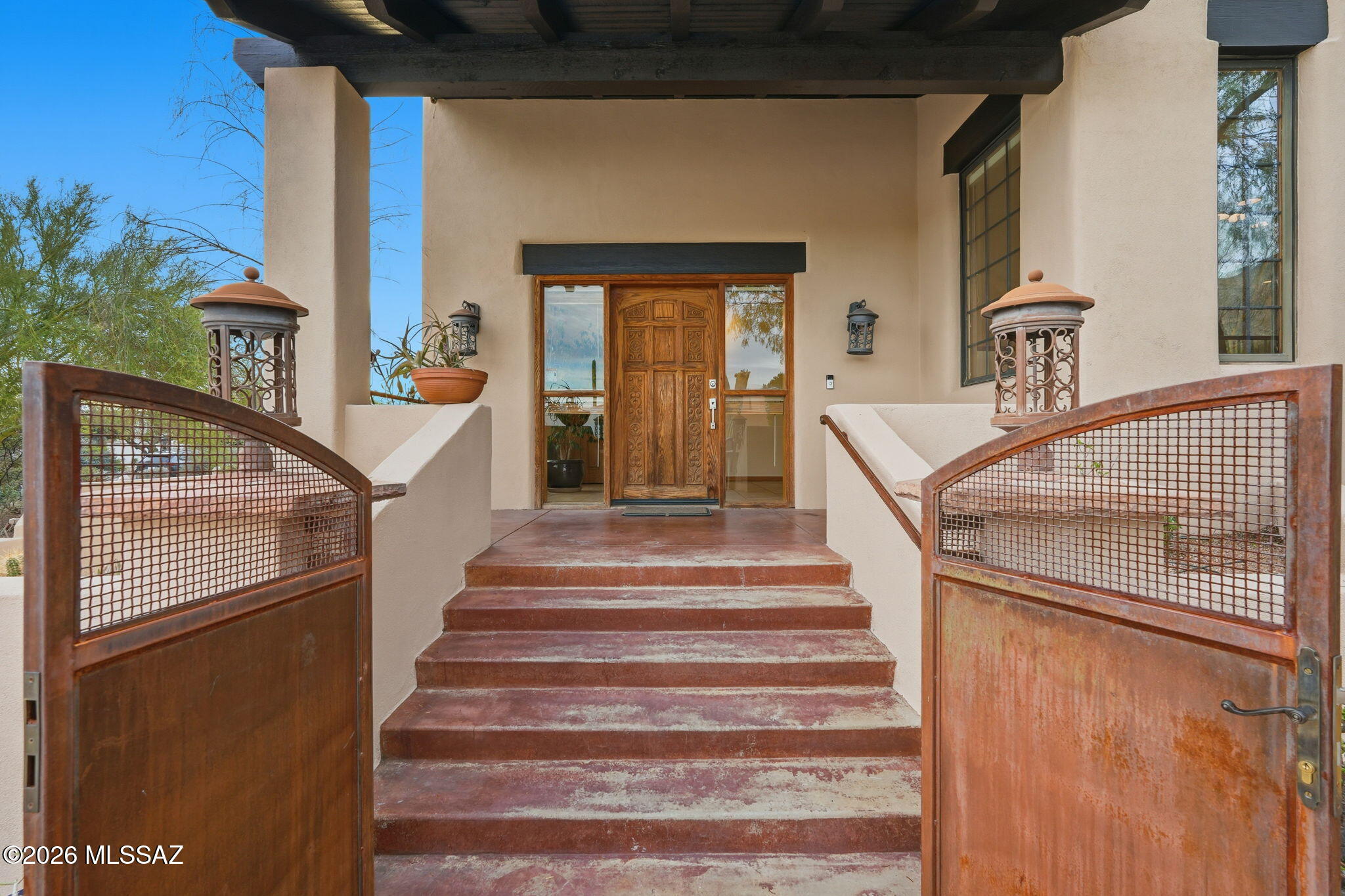 4061 E Camino Montecillo