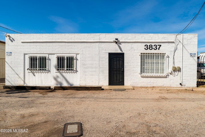 Photo 1 of 42 — 3837 E 40th, Tucson, AZ 85713