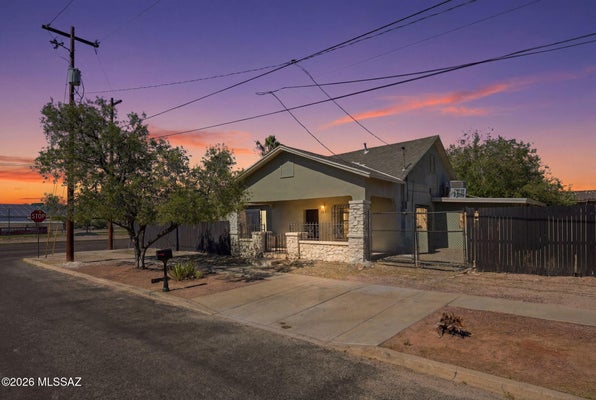 1211 S 9TH AVE, TUCSON, AZ 85713 - Image fe001776e2d617a9bee5326ce2ca6e5e/1279727596
