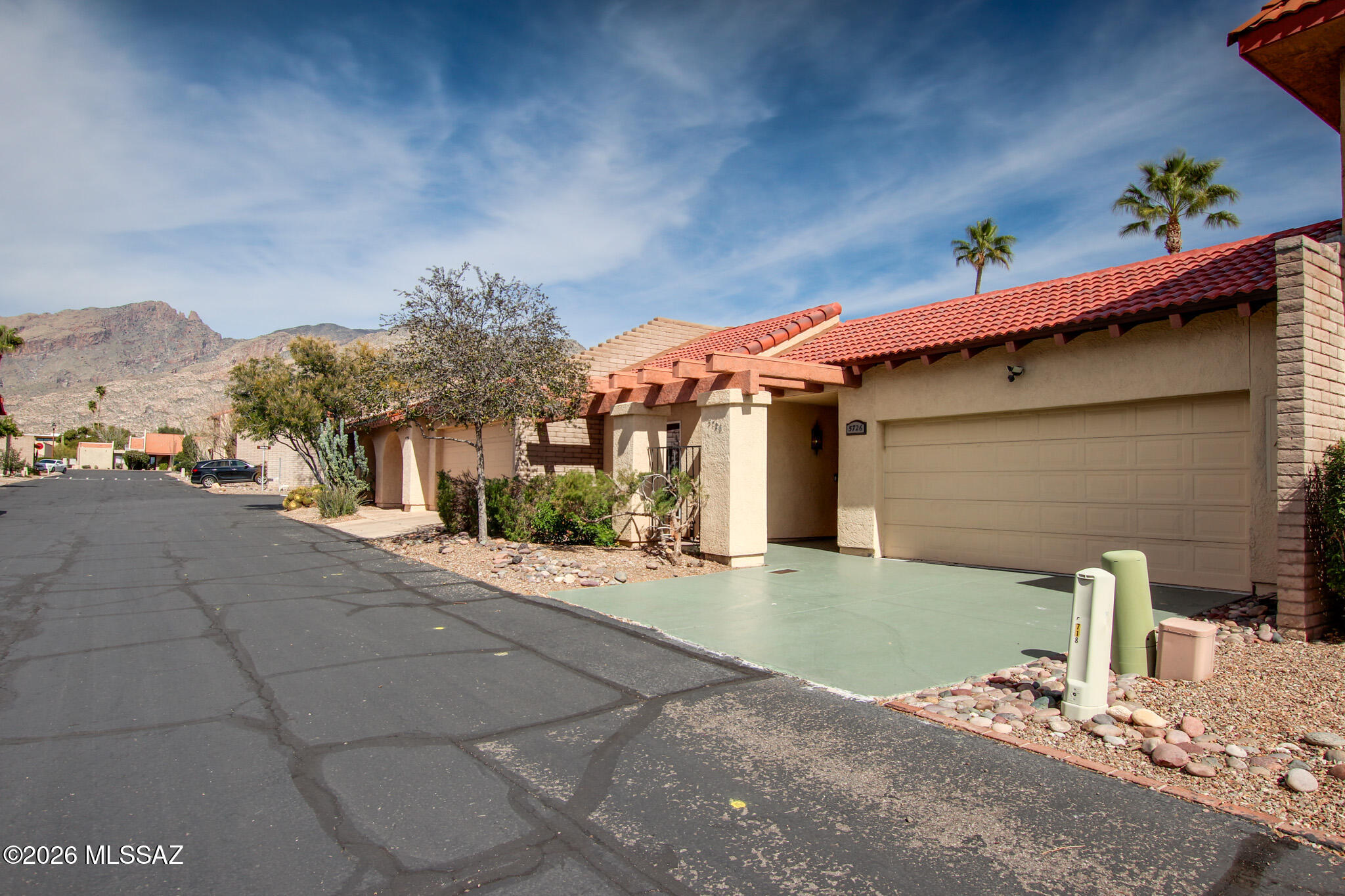 5726 N Camino Del Sol