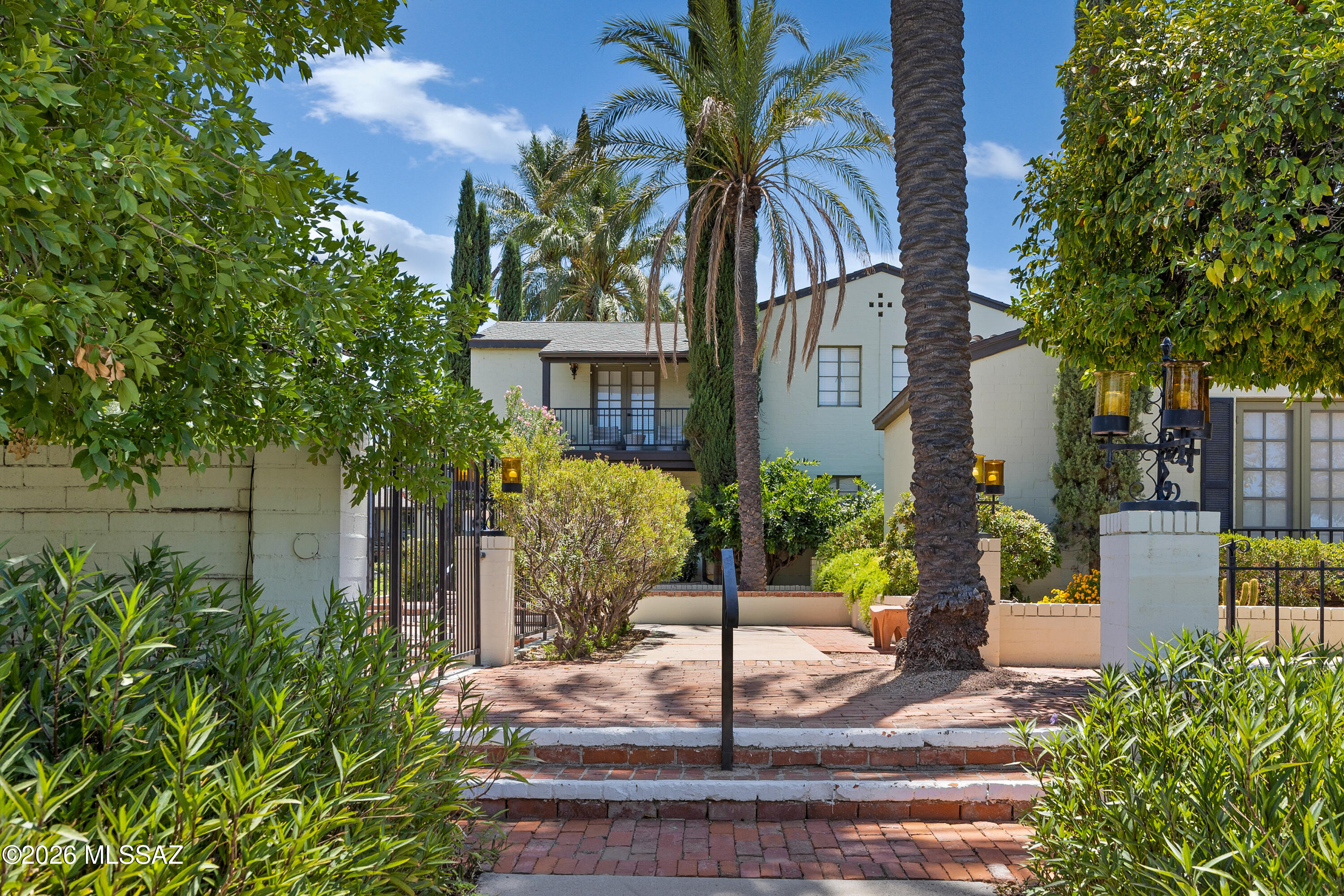 El Encanto Apartments - Residential