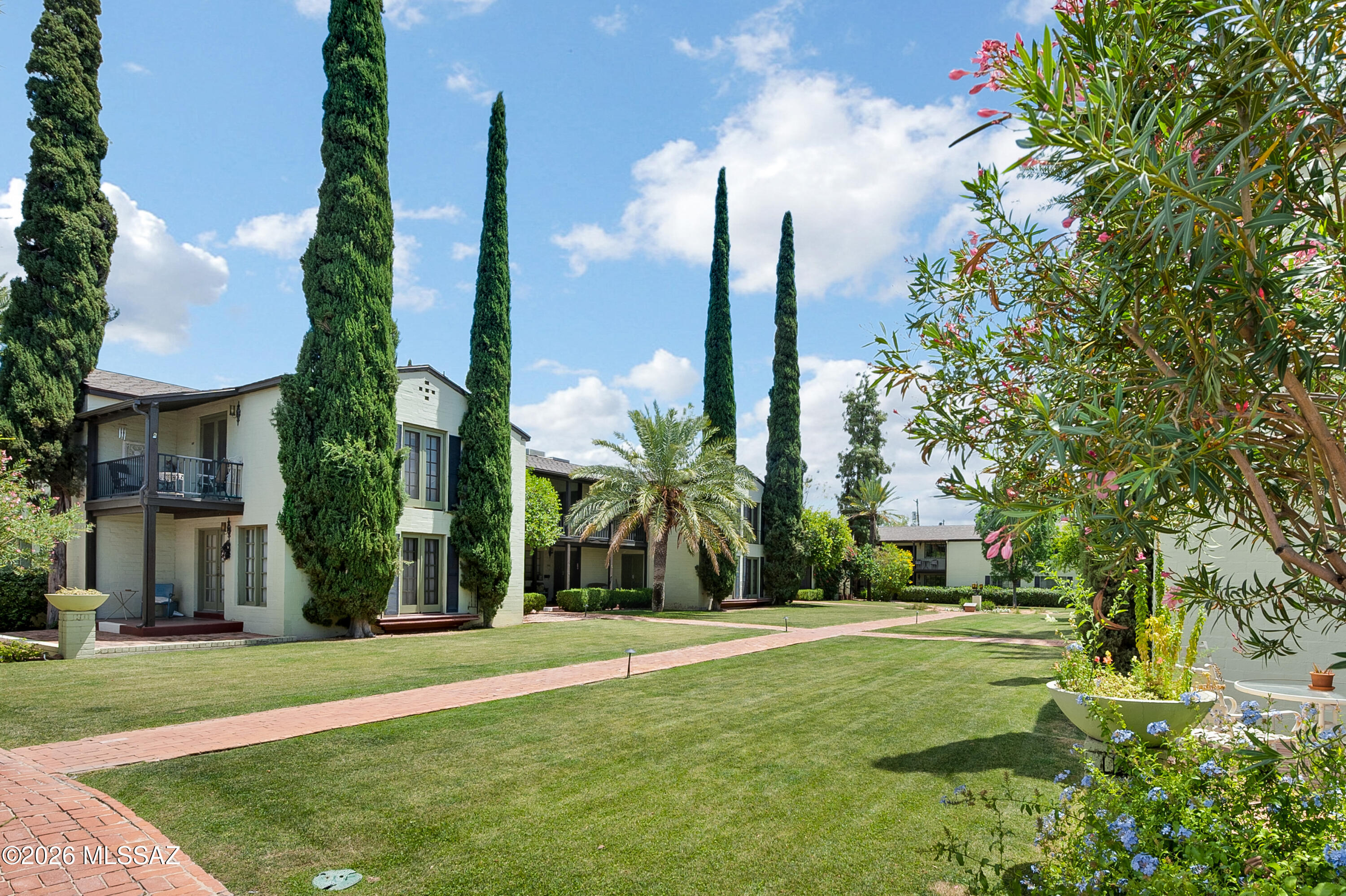 El Encanto Apartments - Residential