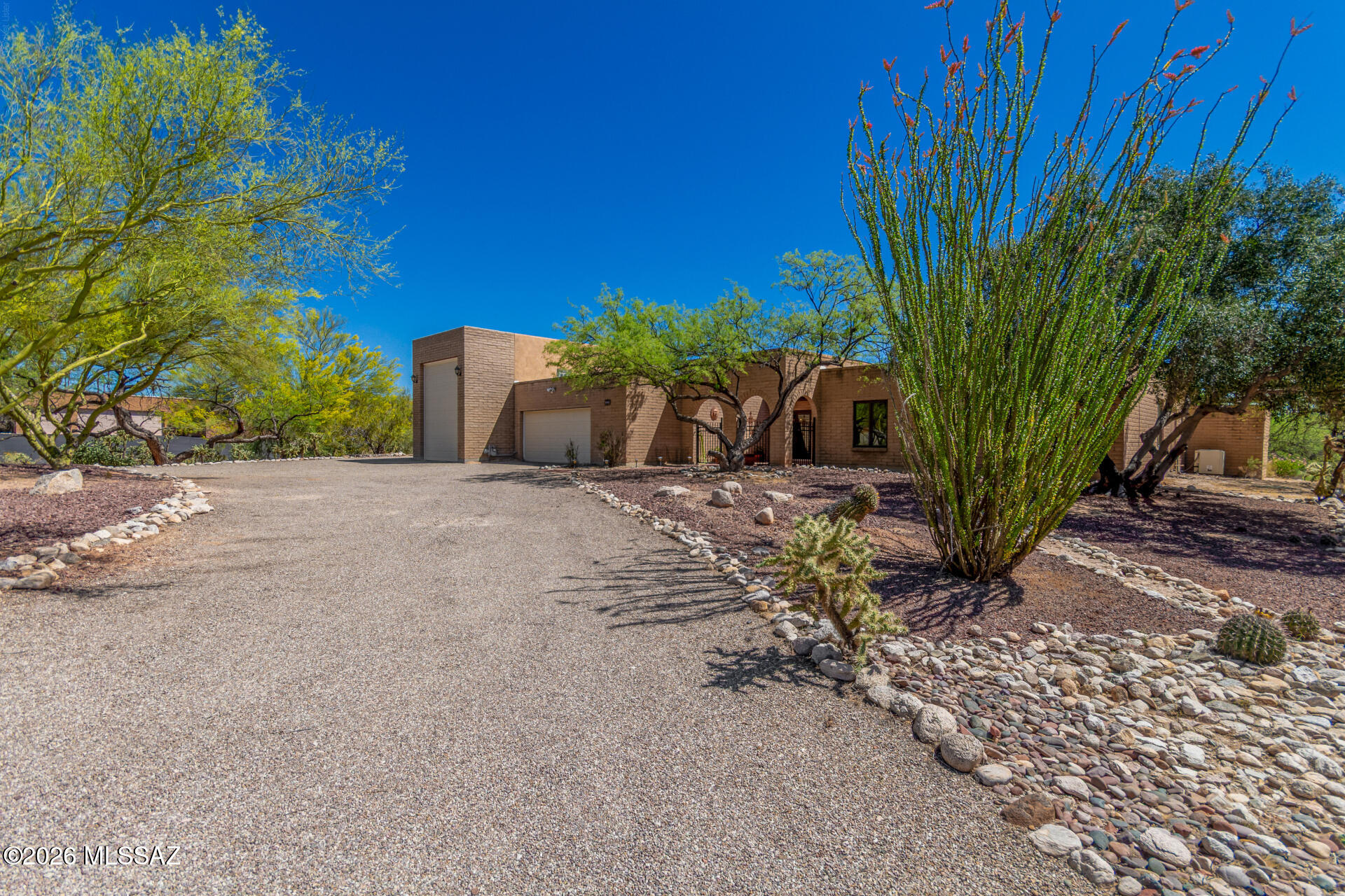 3842 N Calle Hondonada