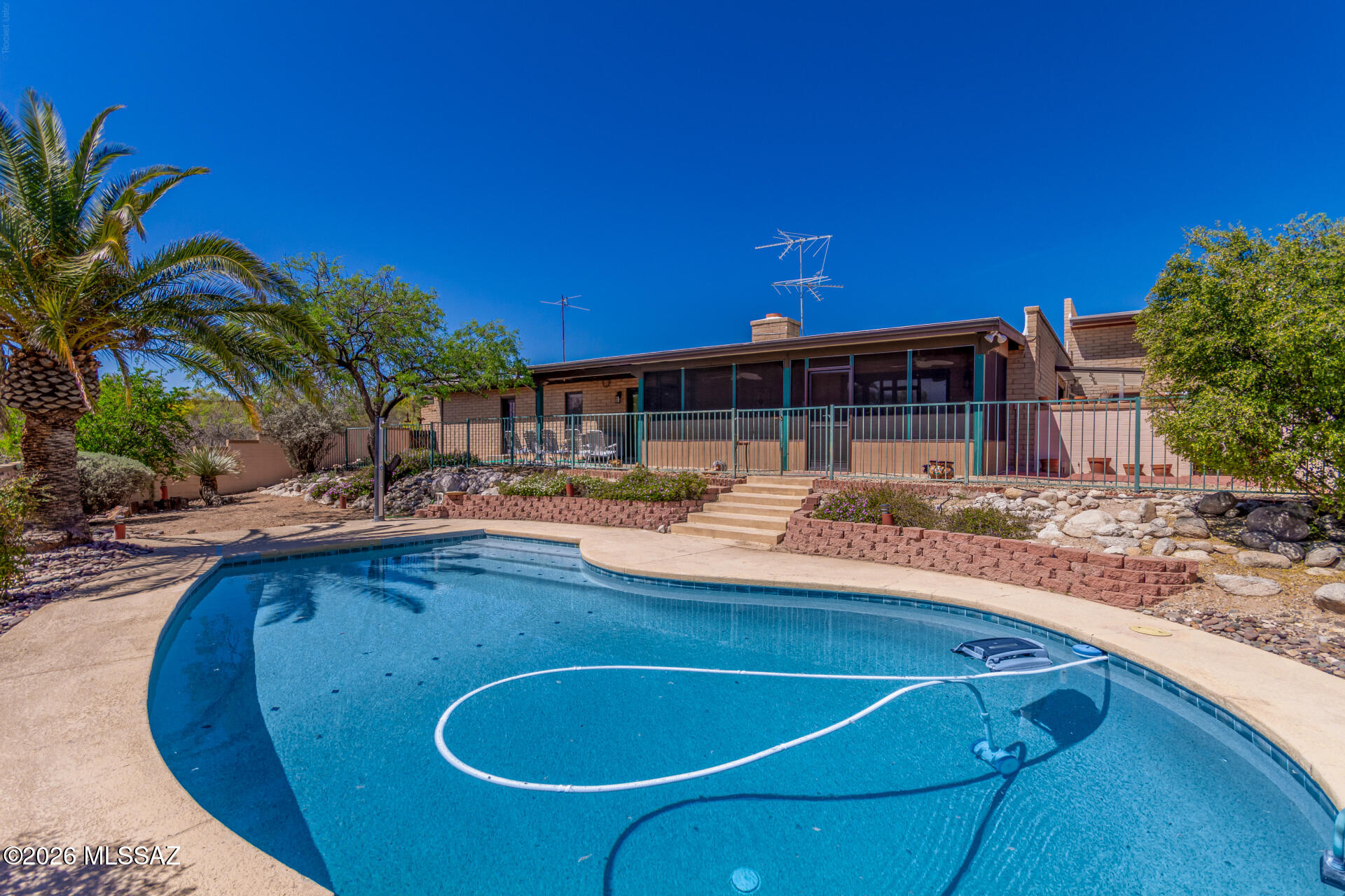 3842 N Calle Hondonada