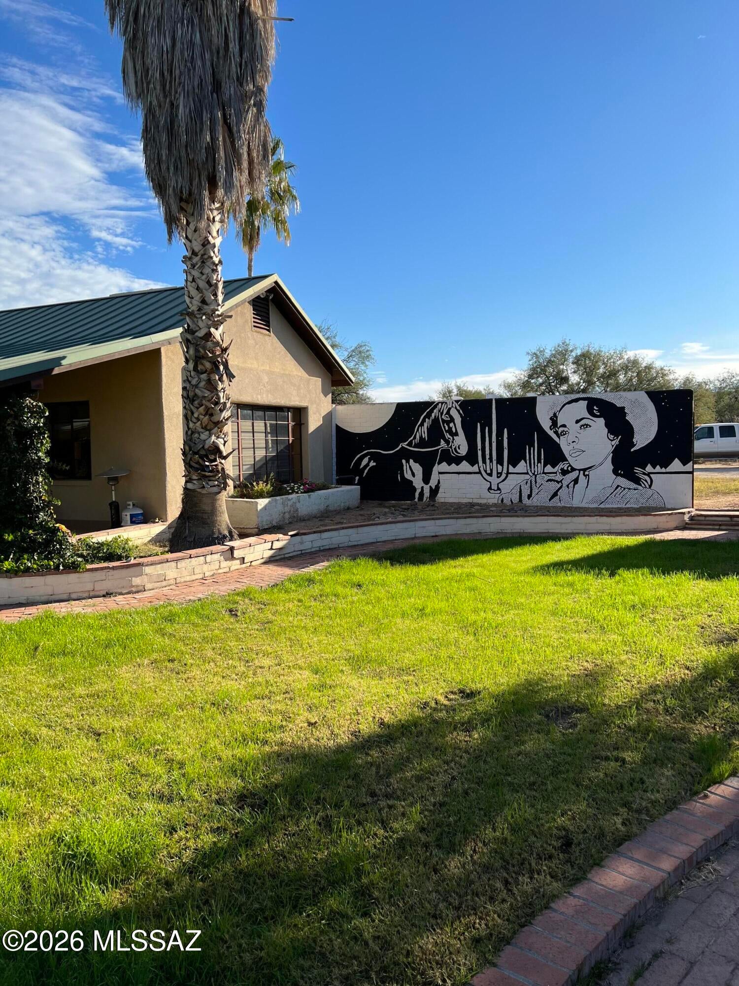 2200 N La Rienda Avenue