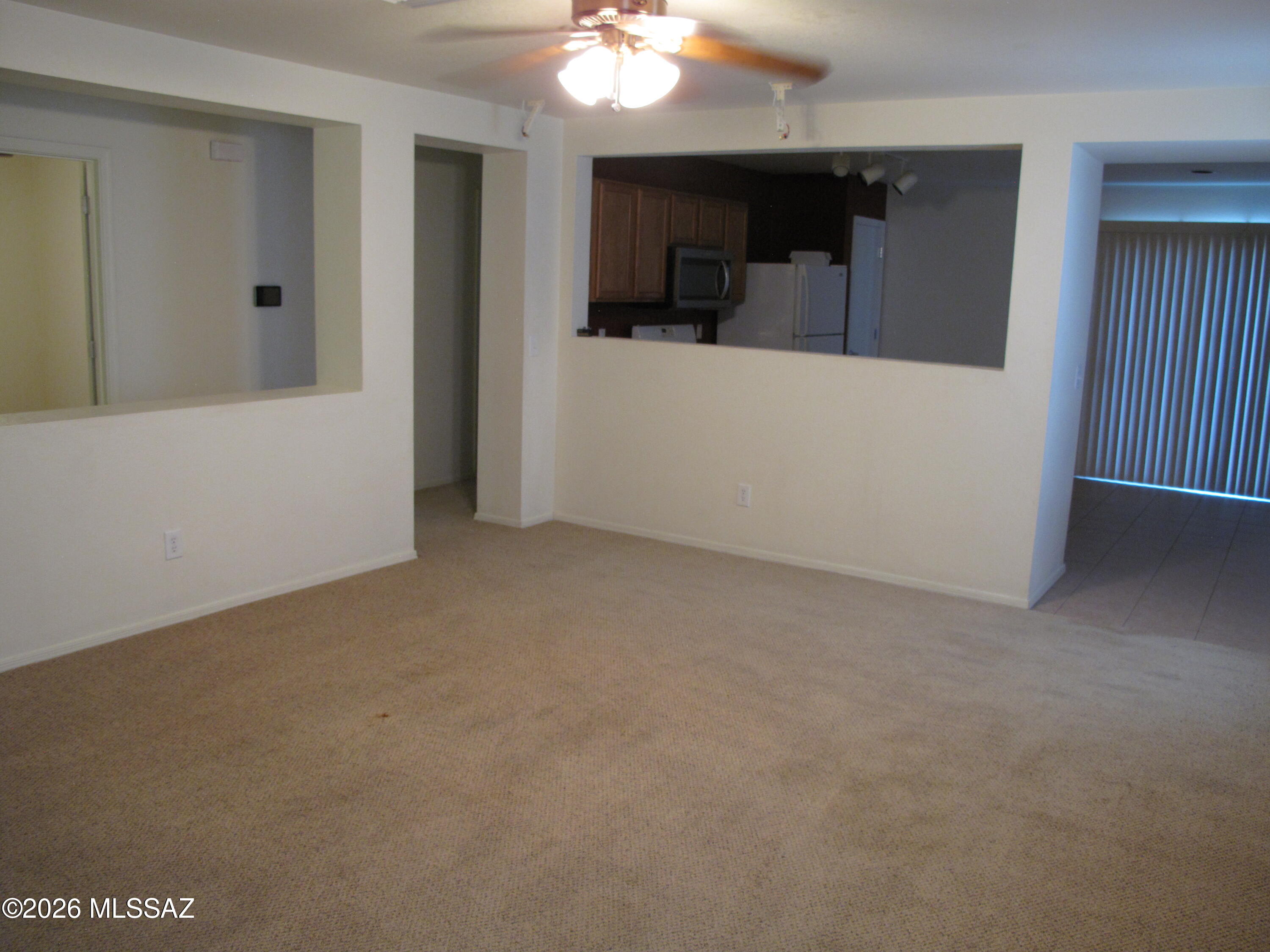 1292 W Calle Libro Del Retrato