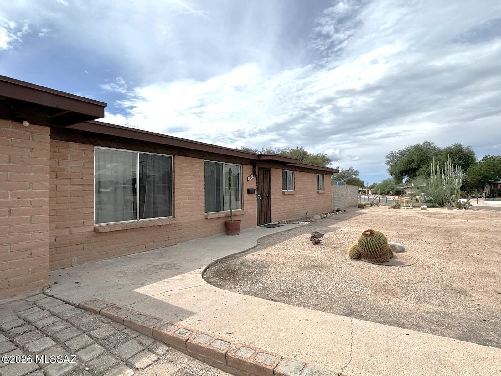 701 W Edgewater Drive