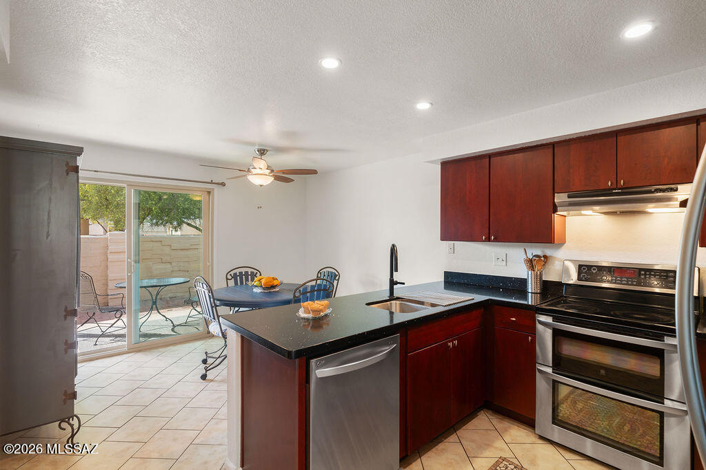 Pantano Townhomes (1-118) - Residential