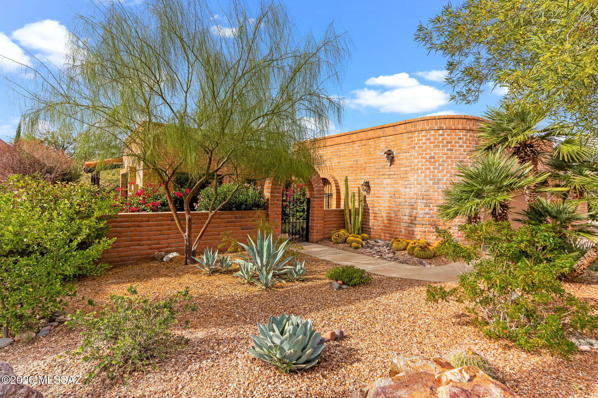 4671 N Camino Campero