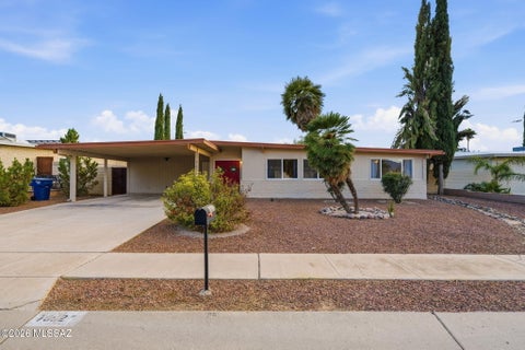 Photo of 7652 E Waverly Street, Tucson, AZ 85715 (MLS # 22624915)